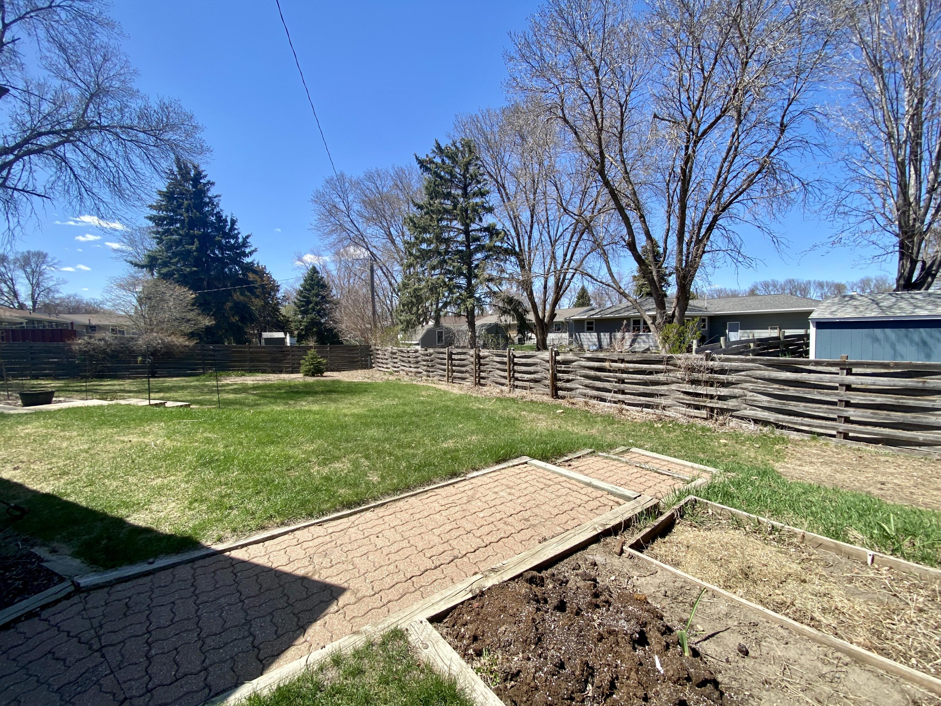 1004 W Cedar Ave