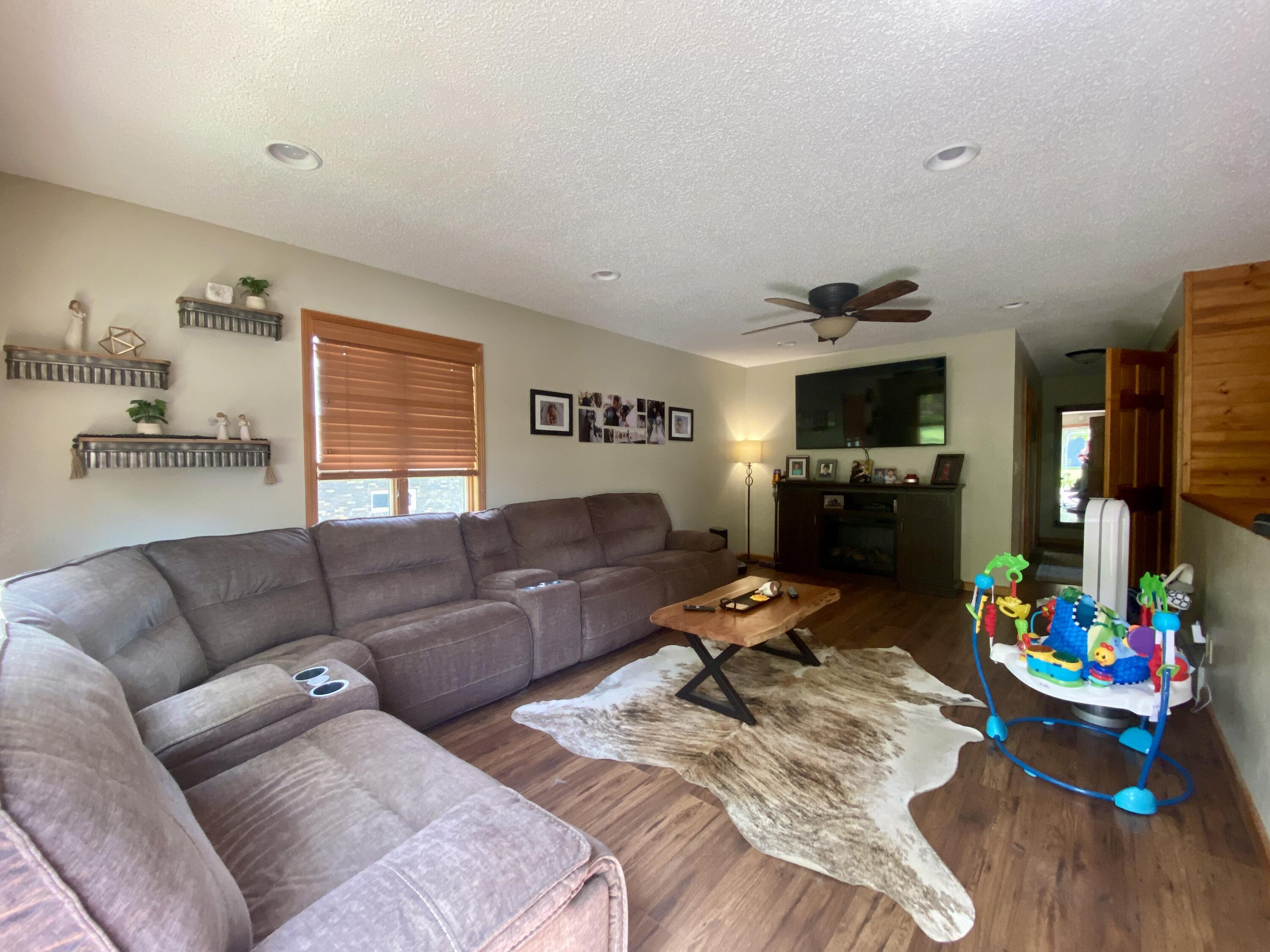 1400 W Hanson Ave
