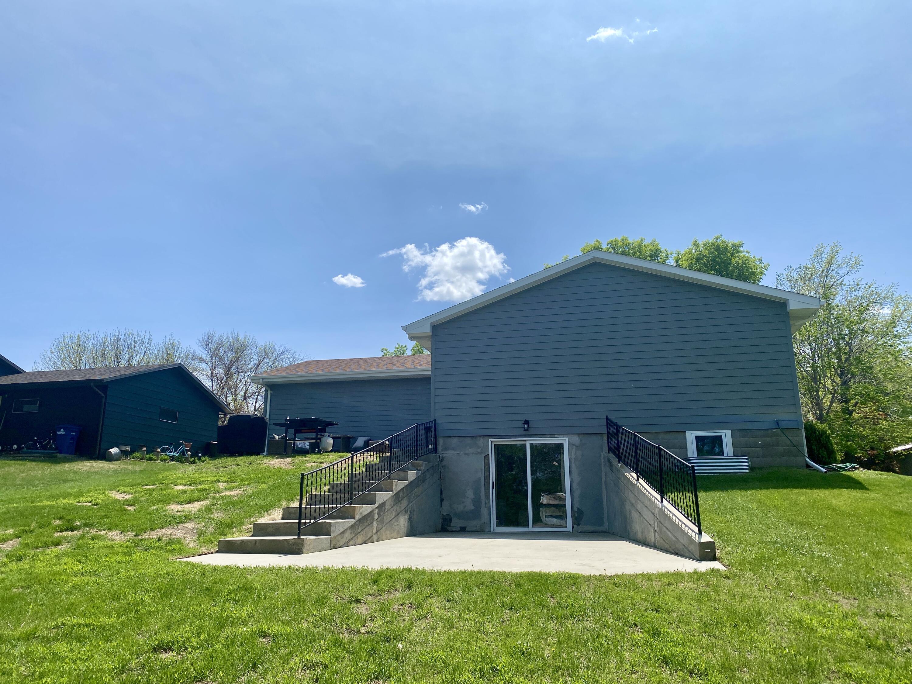 1400 W Hanson Ave