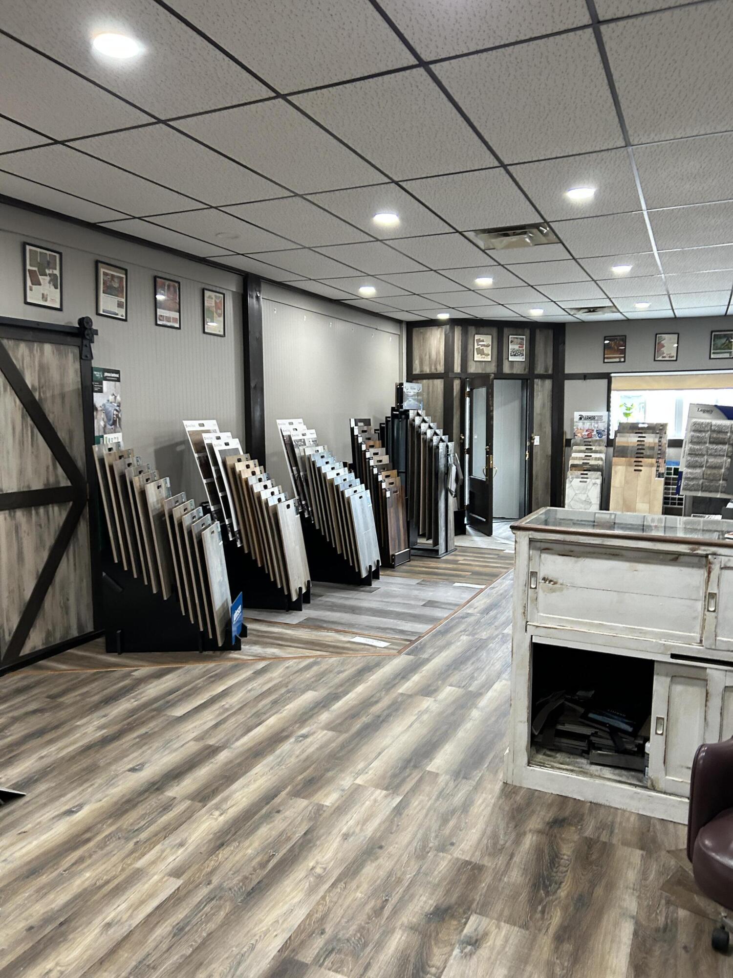 106 E Main St