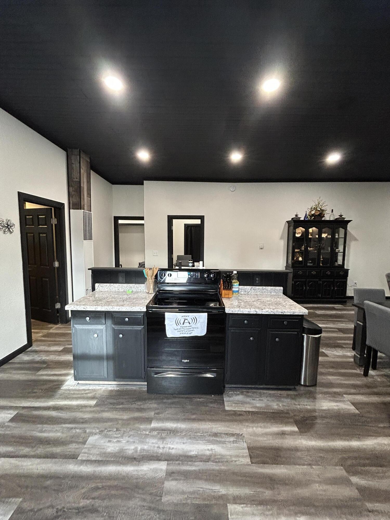106 E Main St