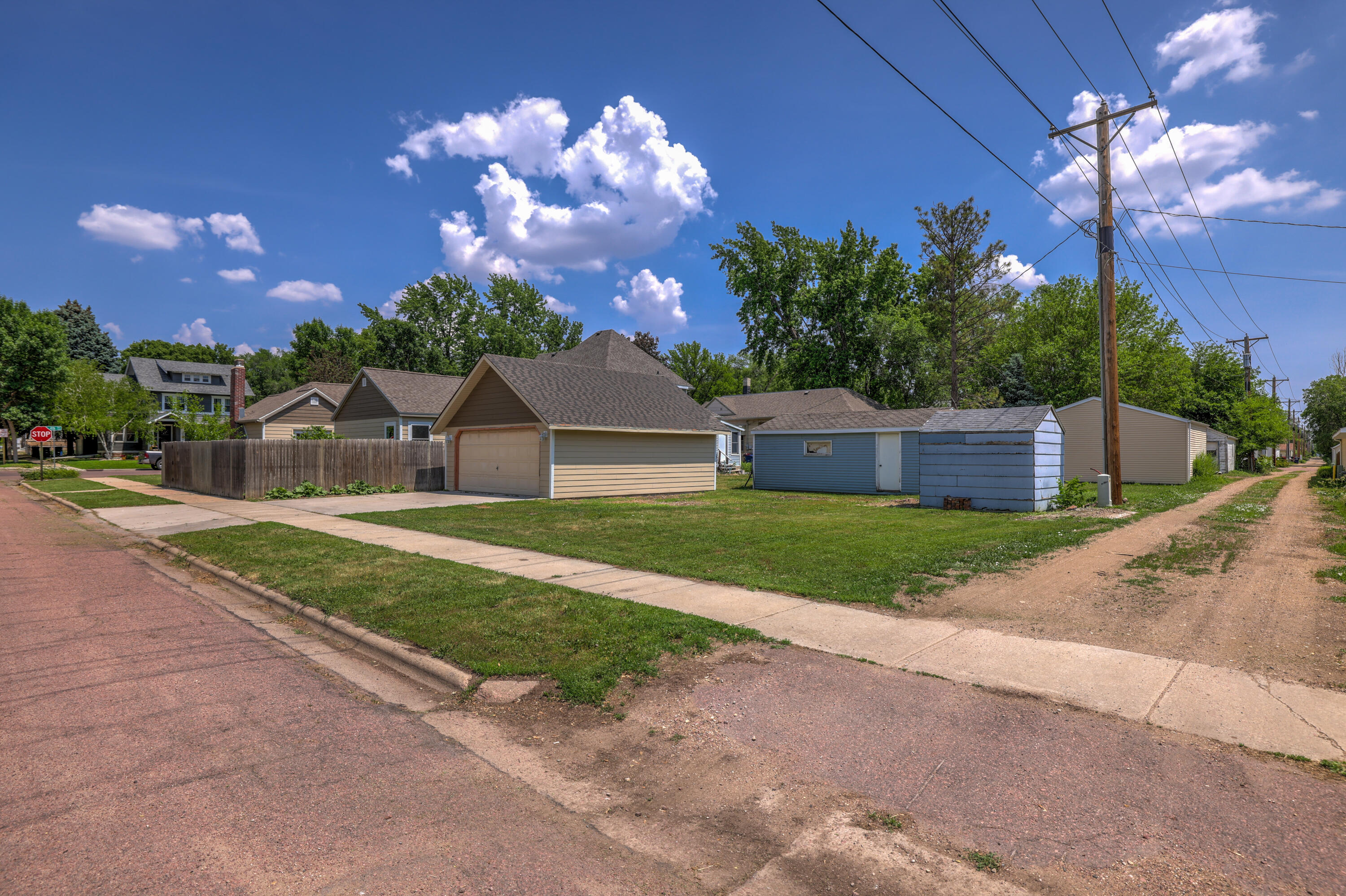701 E 4th Ave