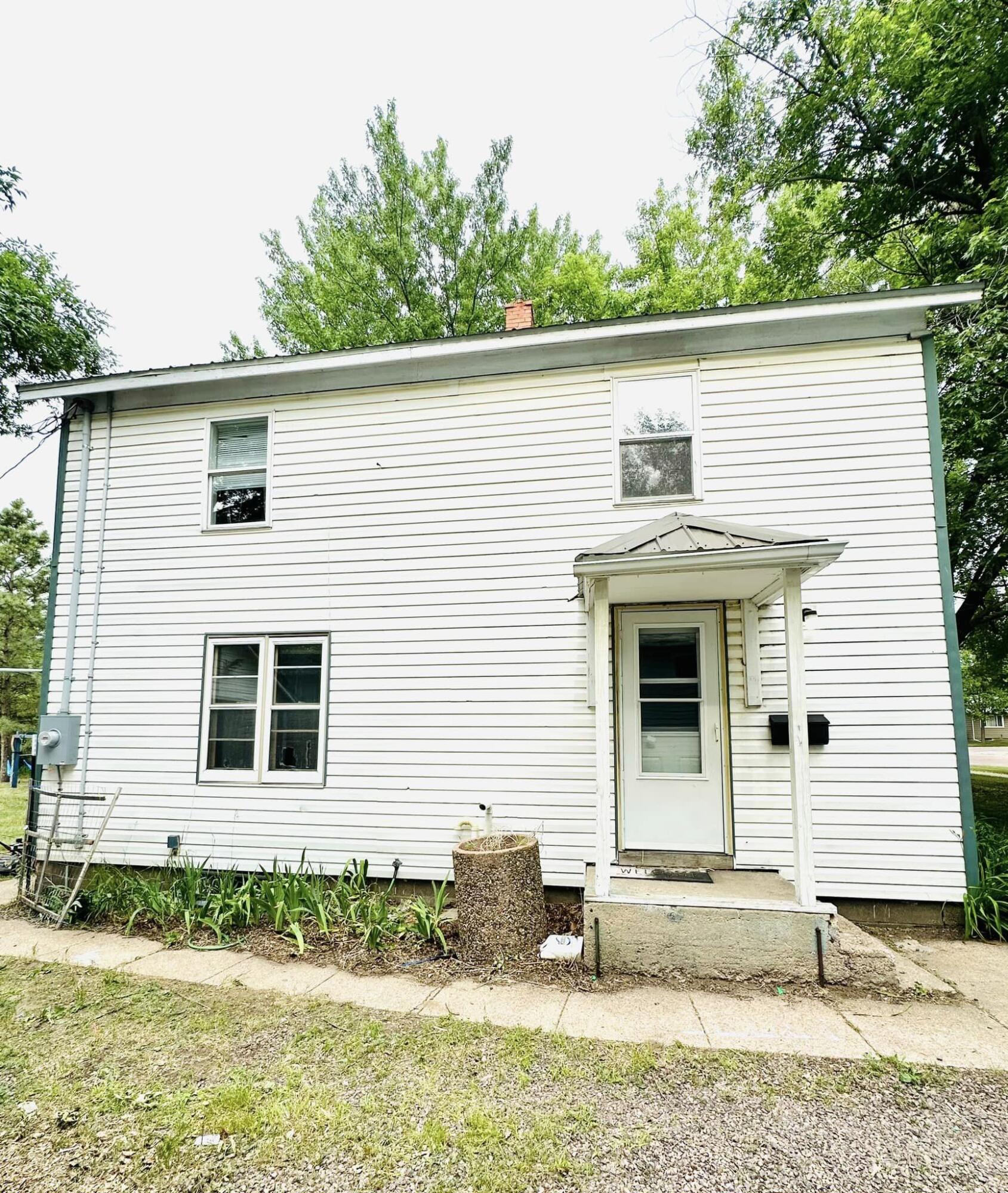 1015 W 3rd Ave