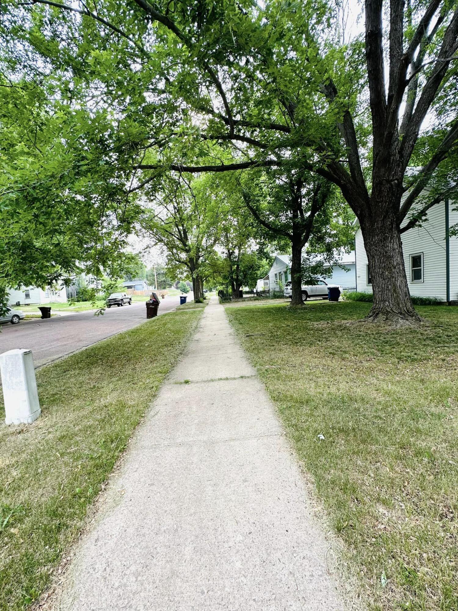 1015 W 3rd Ave