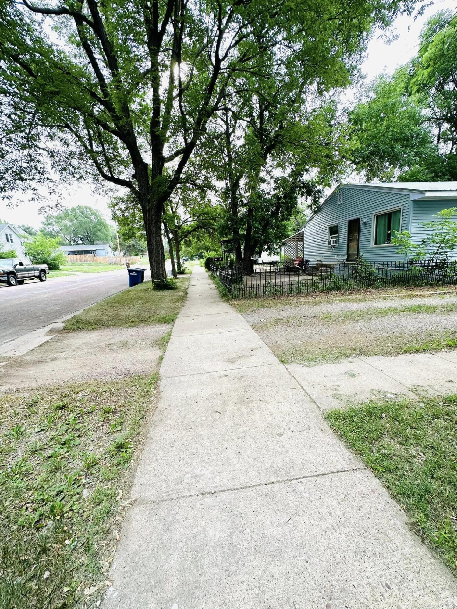 1015 W 3rd Ave