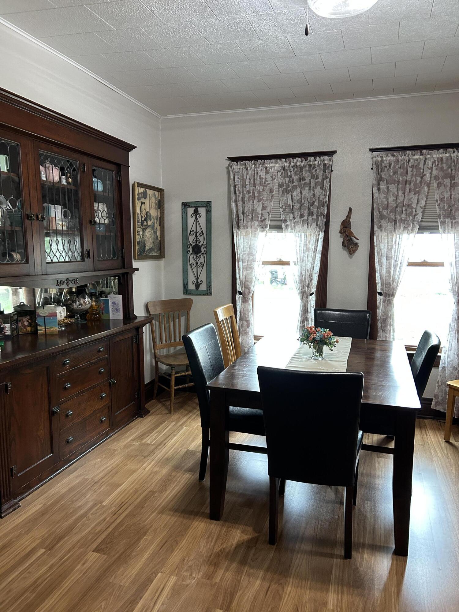 106 S Vilhauer St