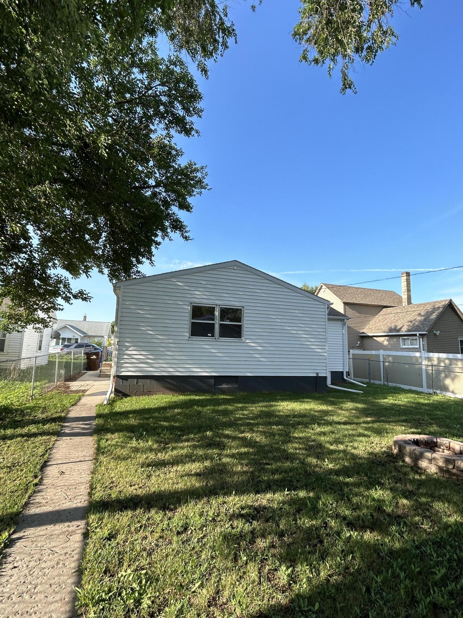 318 E 10th Ave