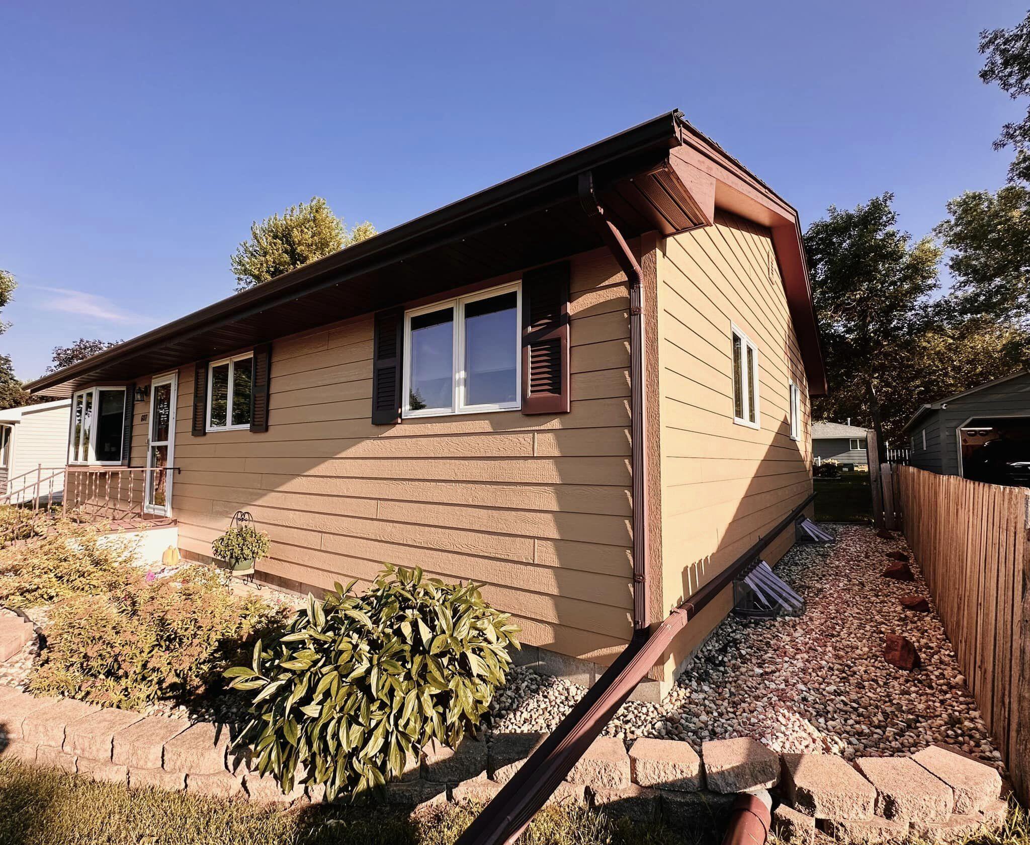 607 E 15th Ave