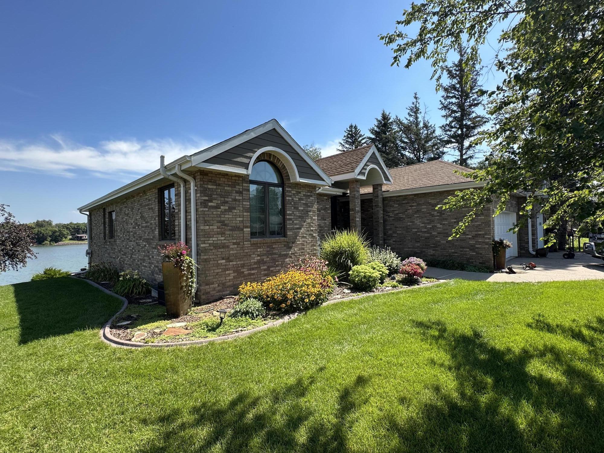 29 S Harmon Dr