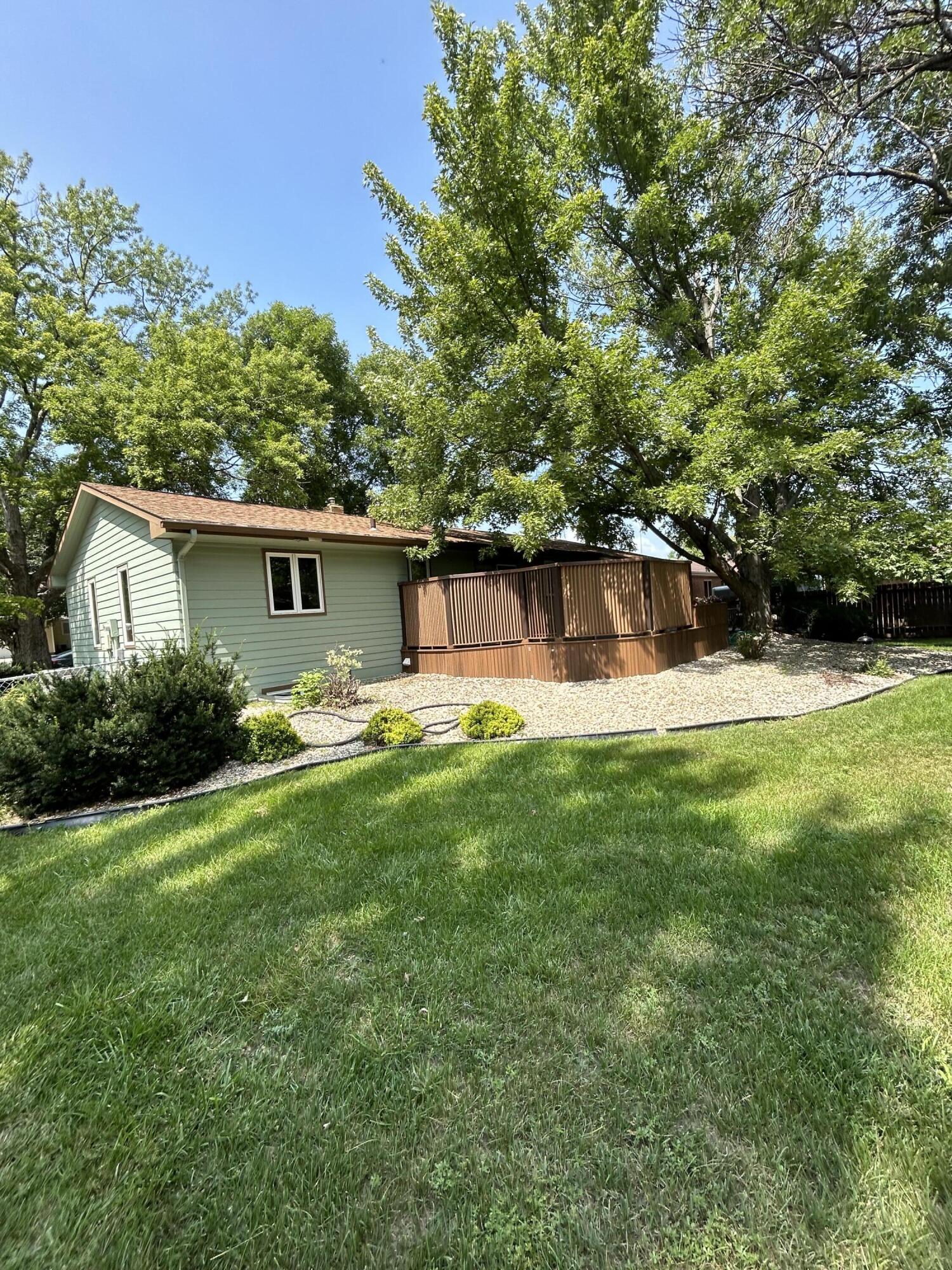 910 Foss Place
