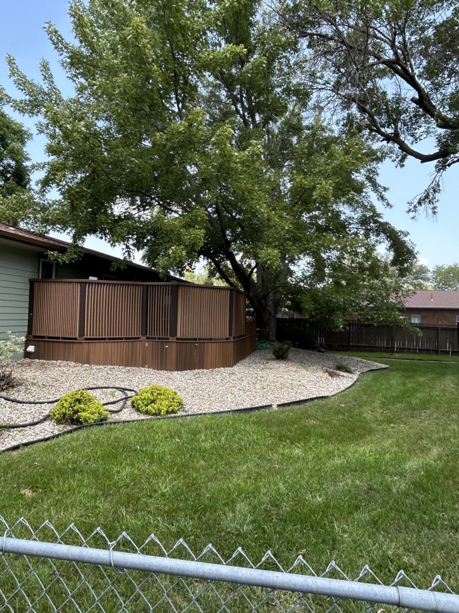 910 Foss Place