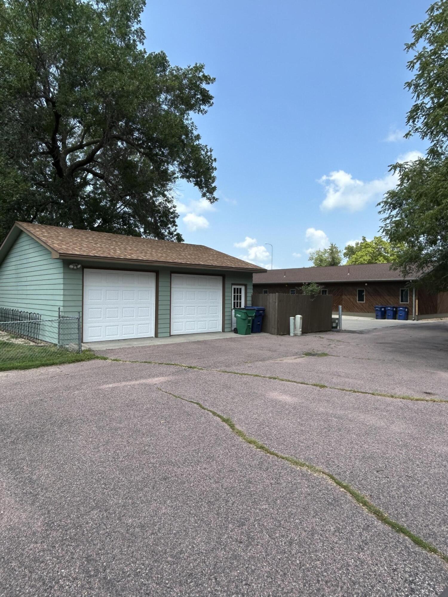 910 Foss Place