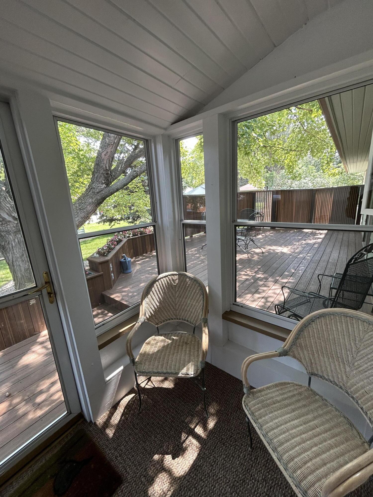 910 Foss Place