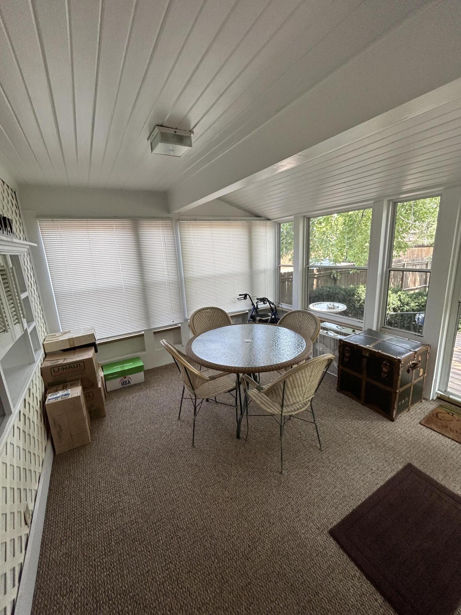 910 Foss Place