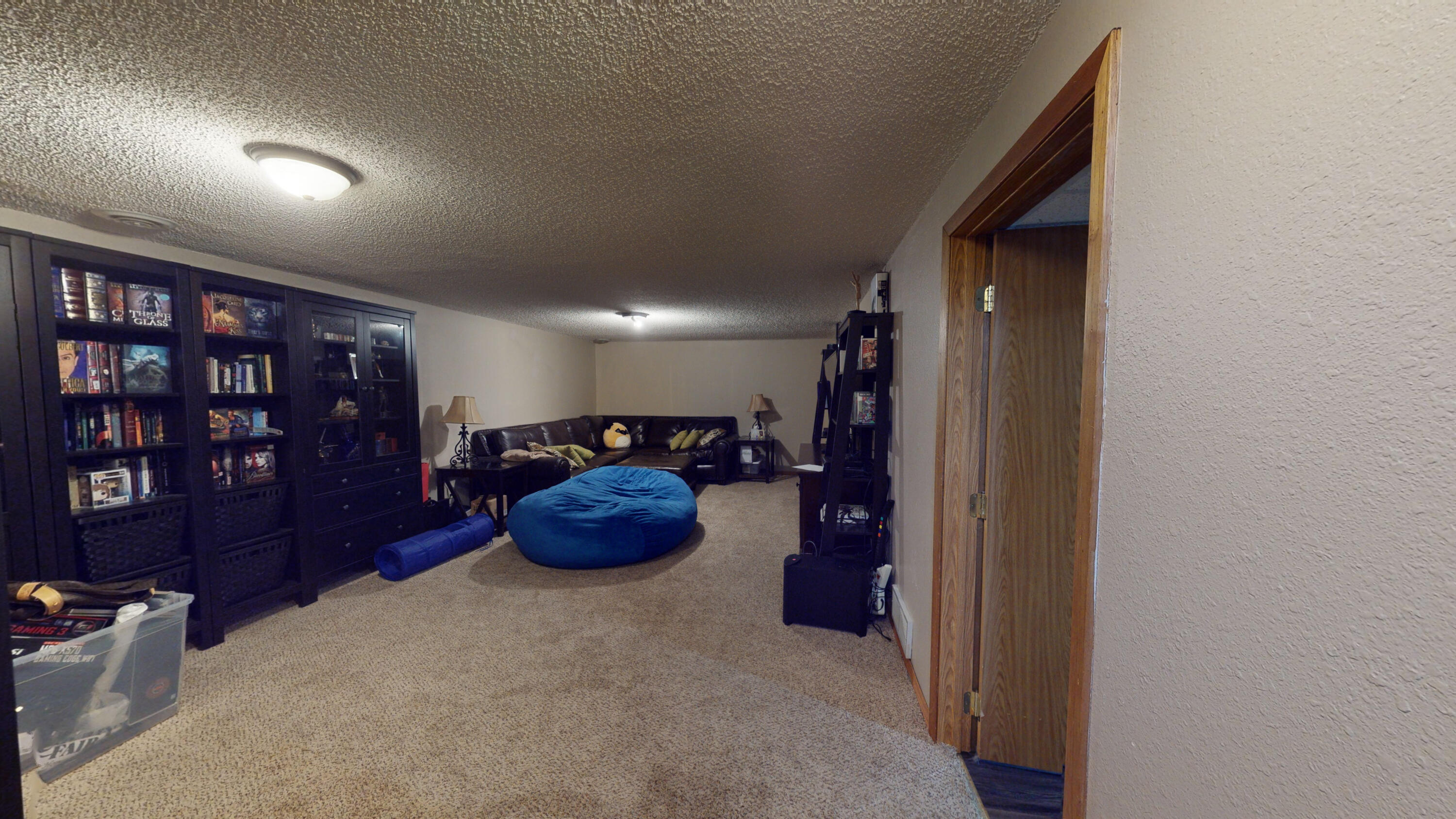 1016 W Cedar Ave