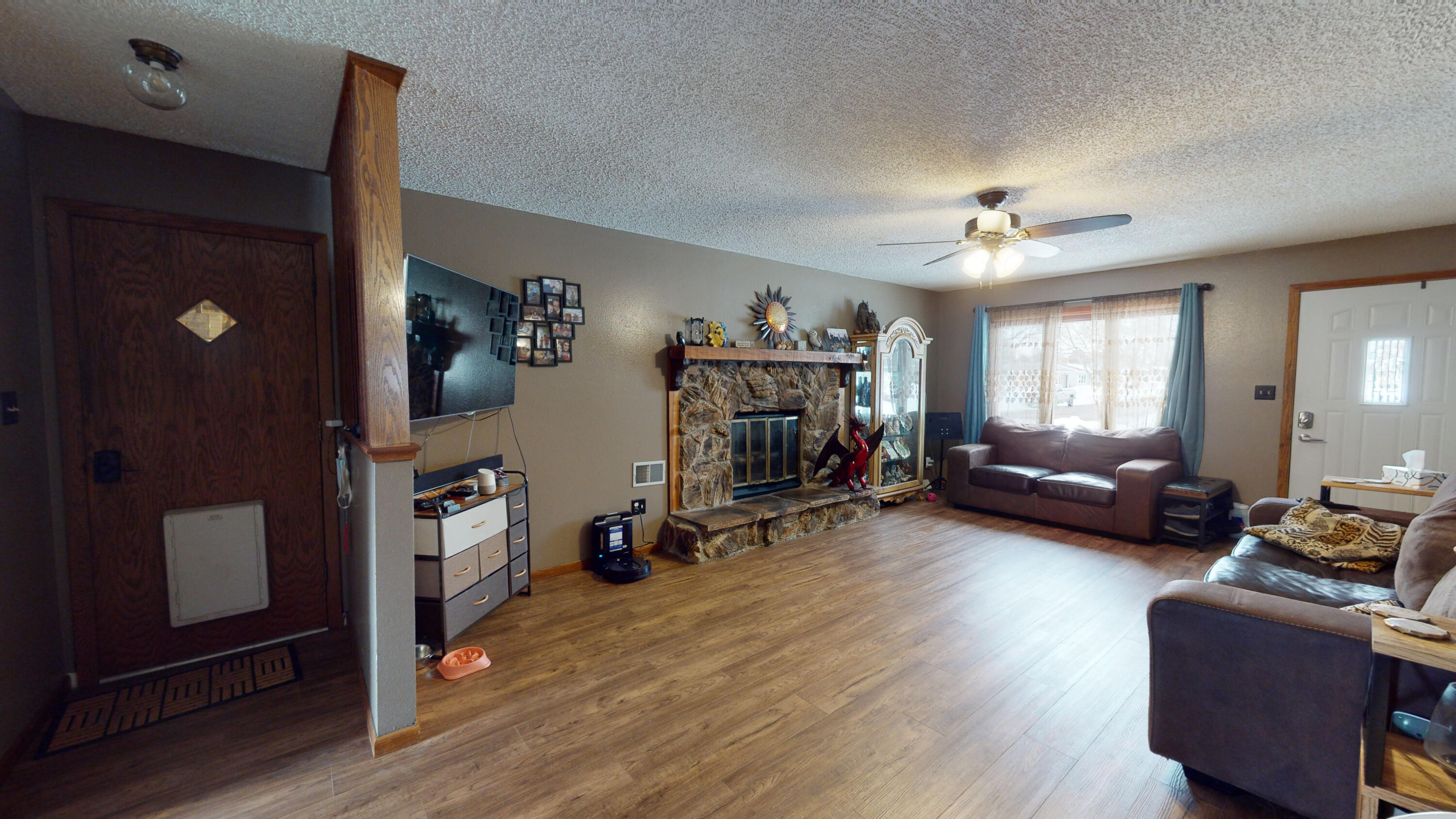 1016 W Cedar Ave