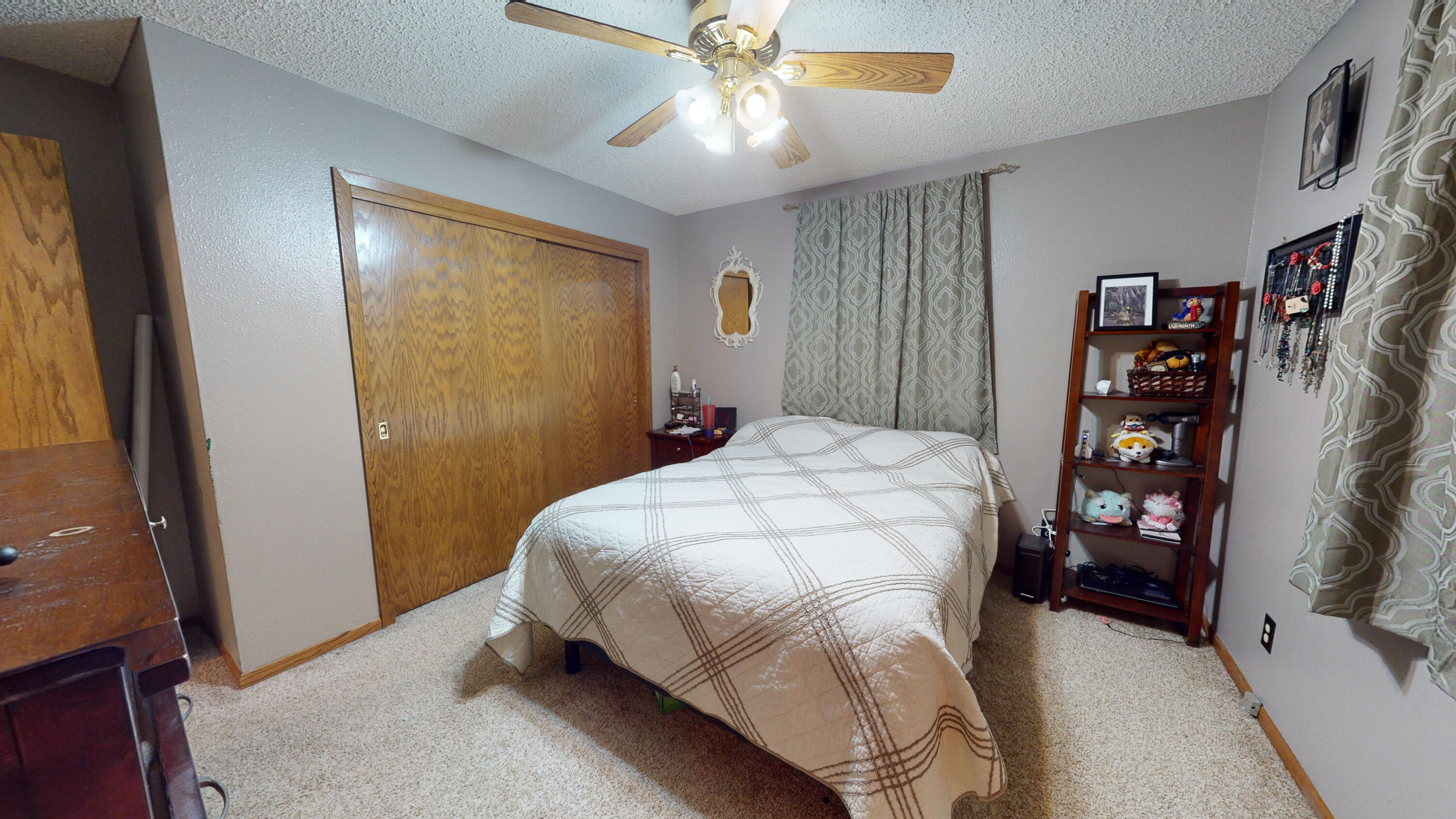 1016 W Cedar Ave