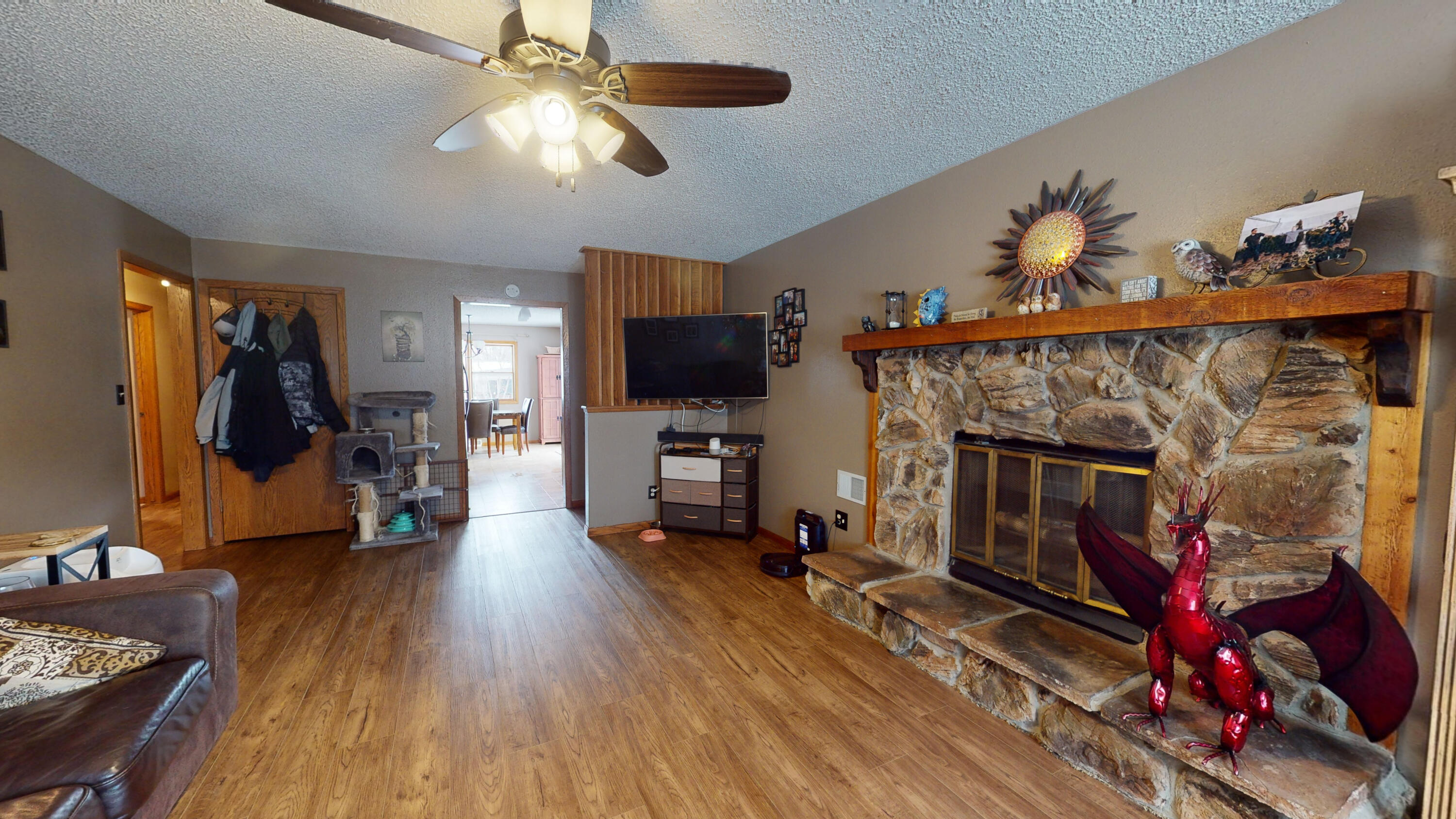 1016 W Cedar Ave
