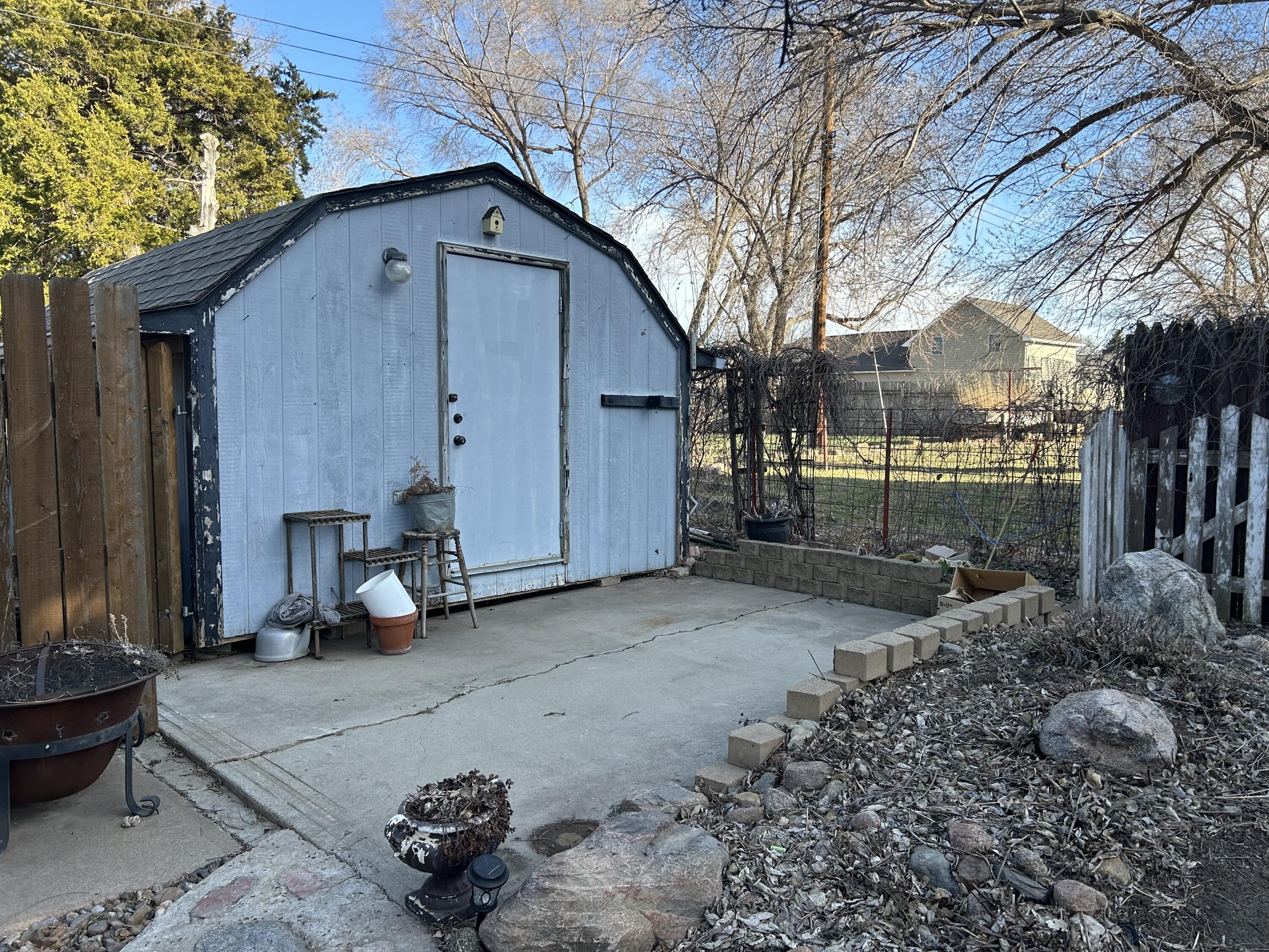 120 W 9th St