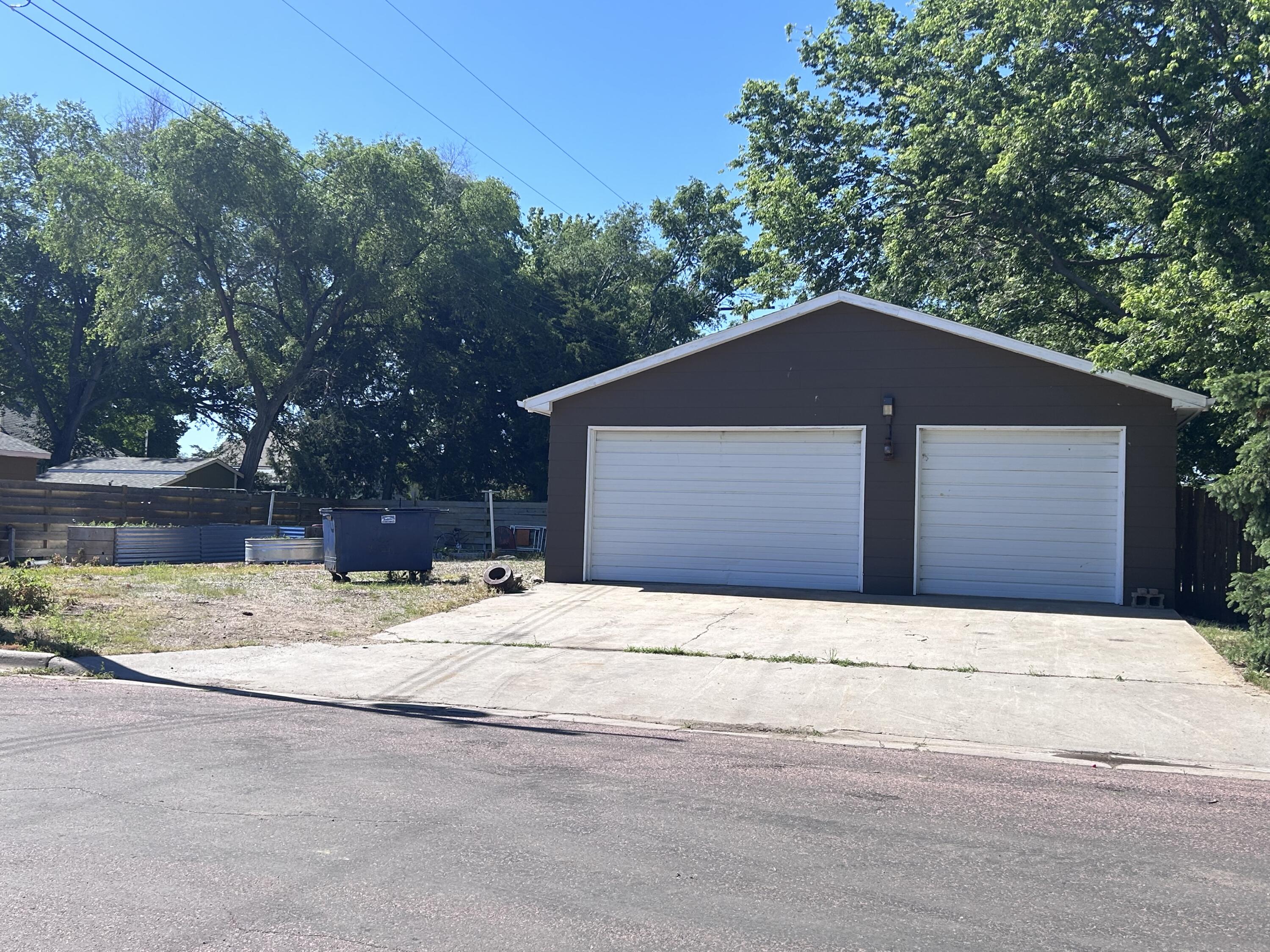 120 W 9th St
