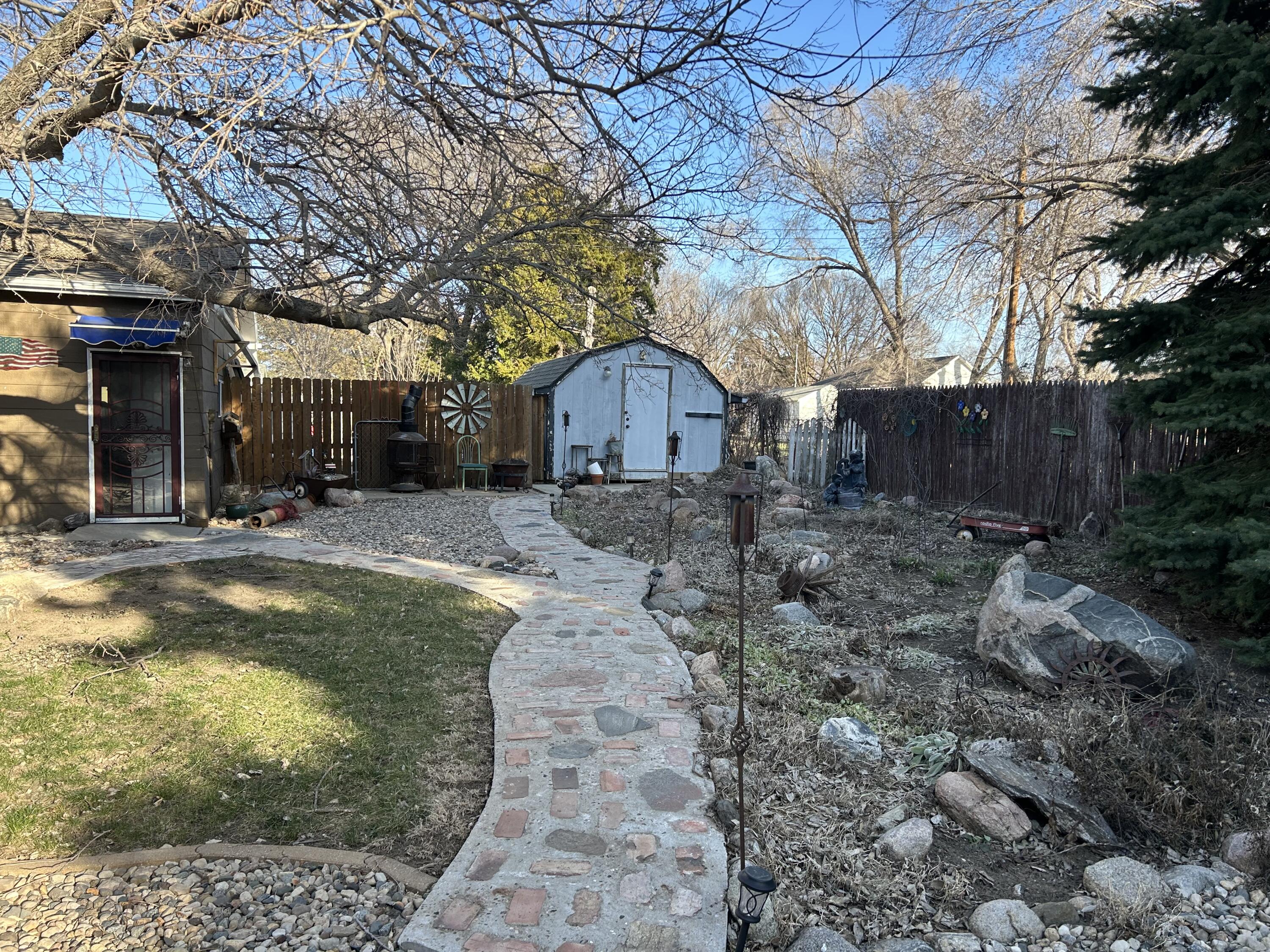 120 W 9th St