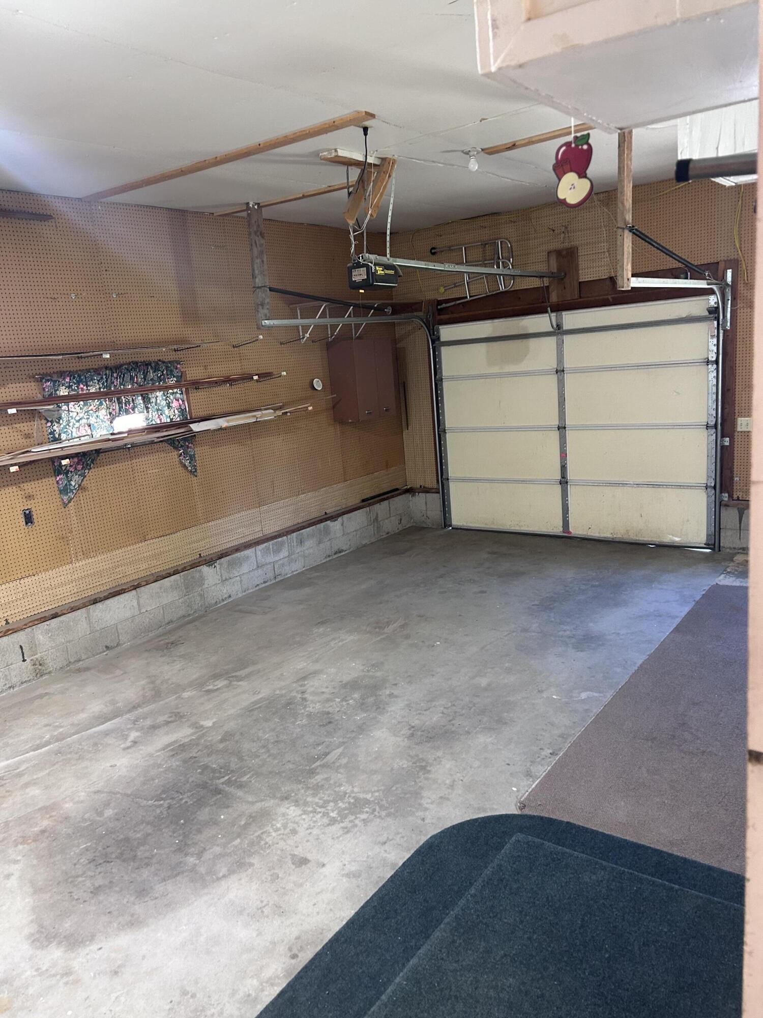 120 W 9th St