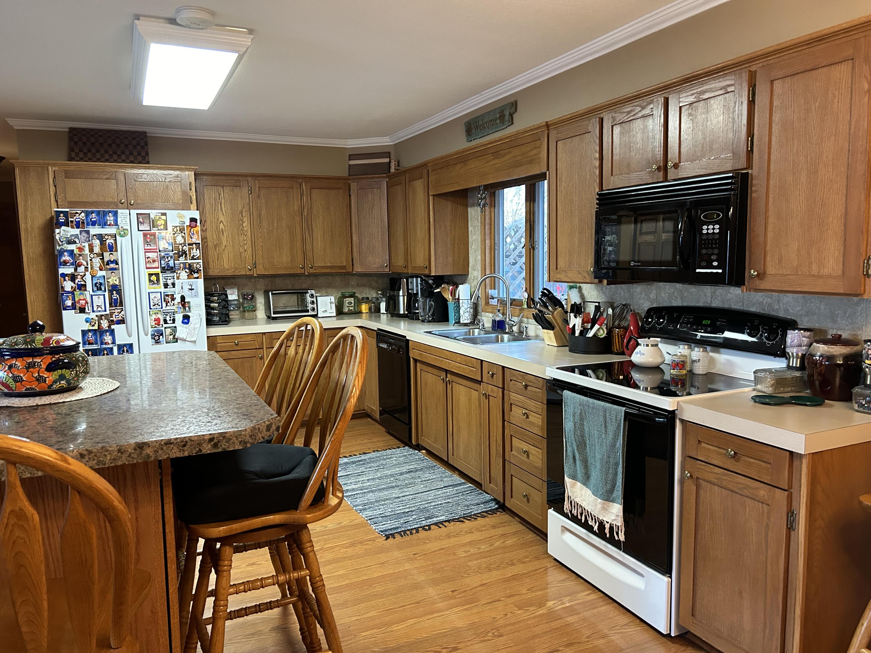 120 W 9th St
