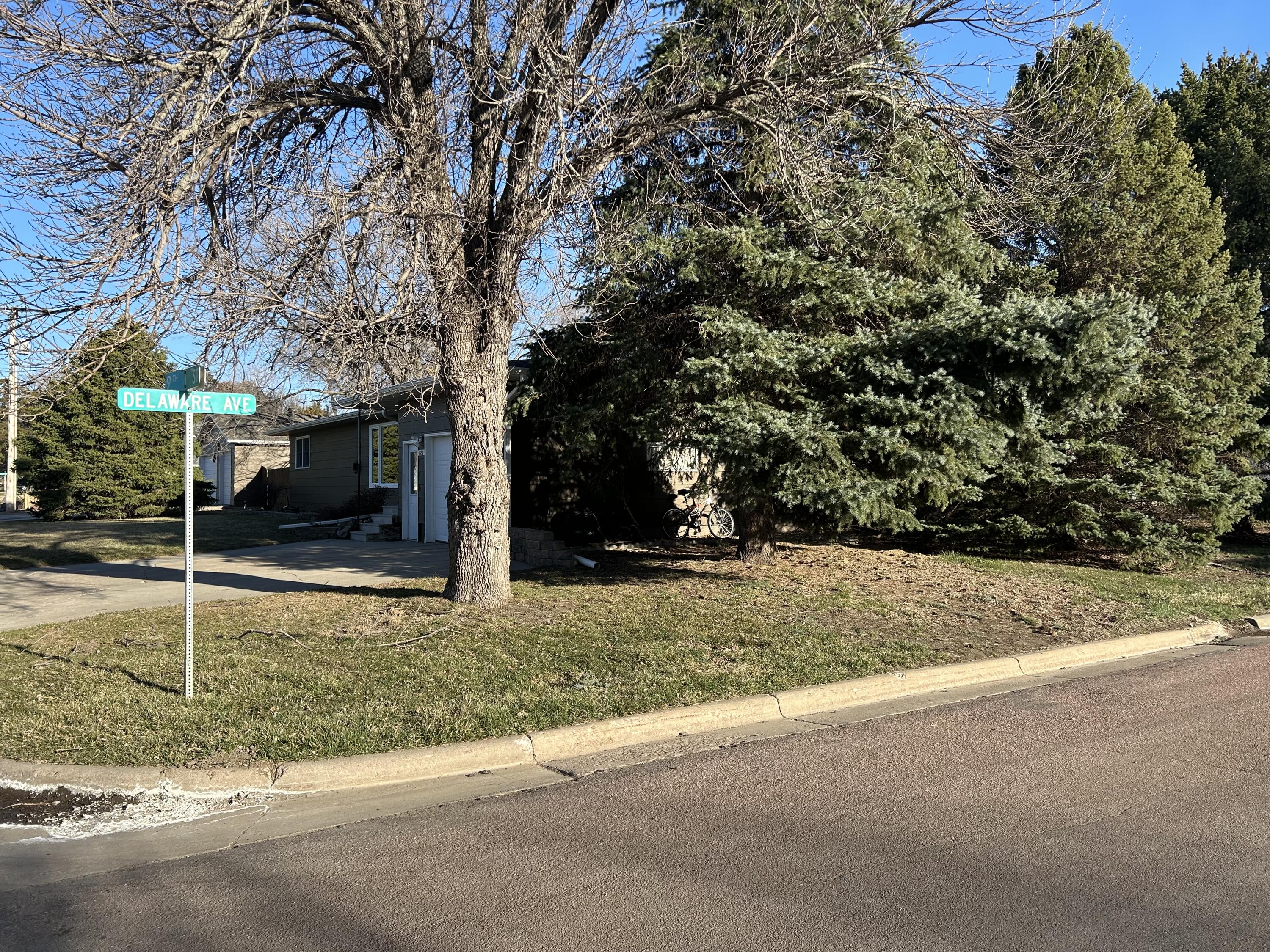 120 W 9th St