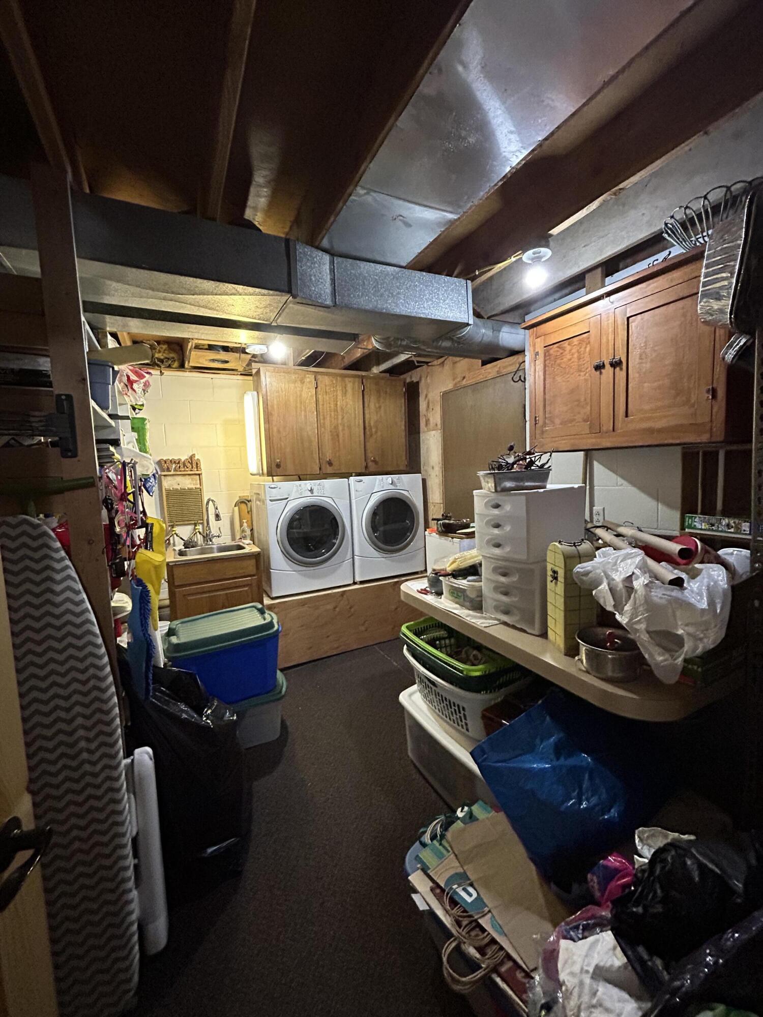 120 W 9th St