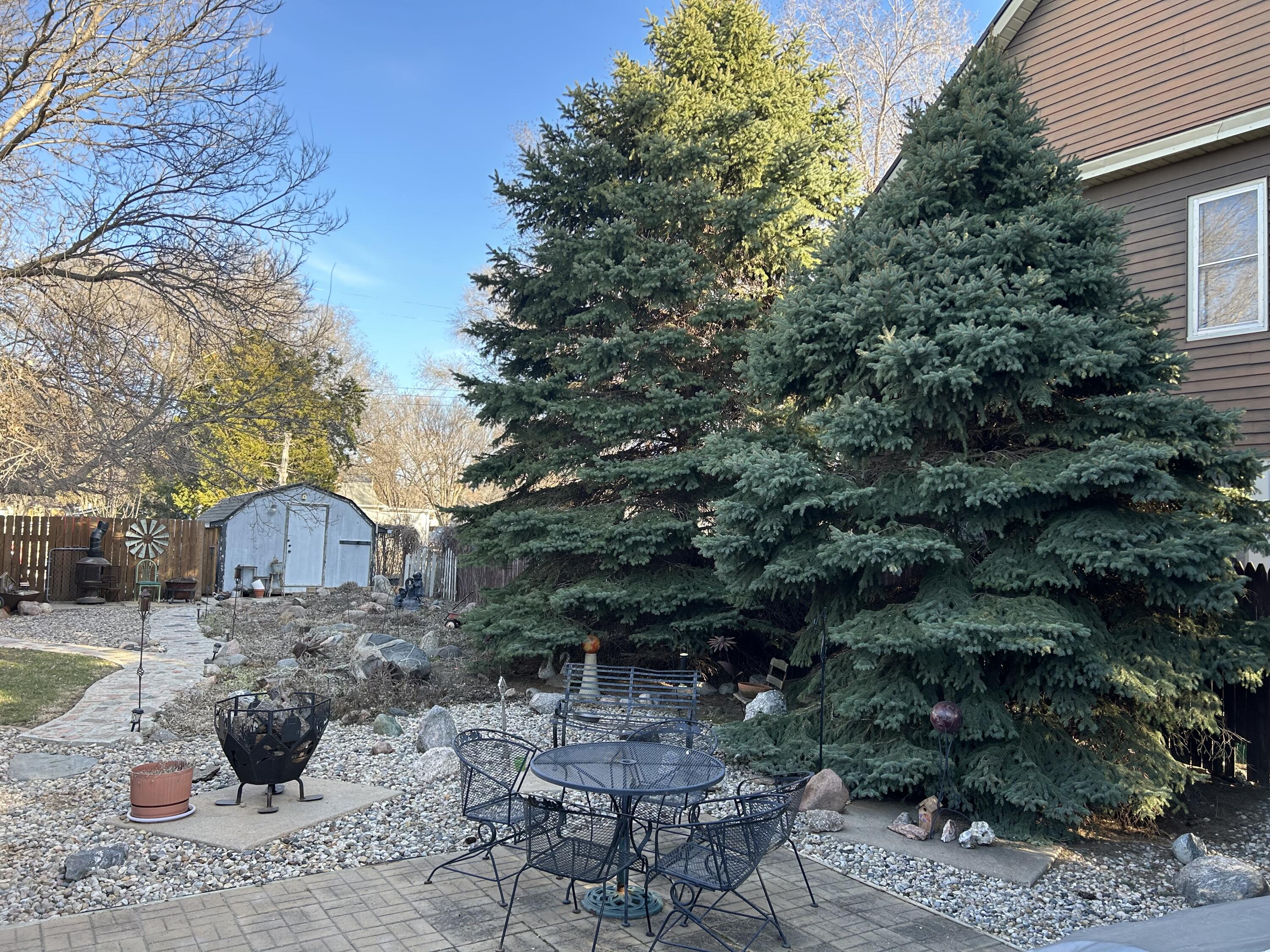 120 W 9th St