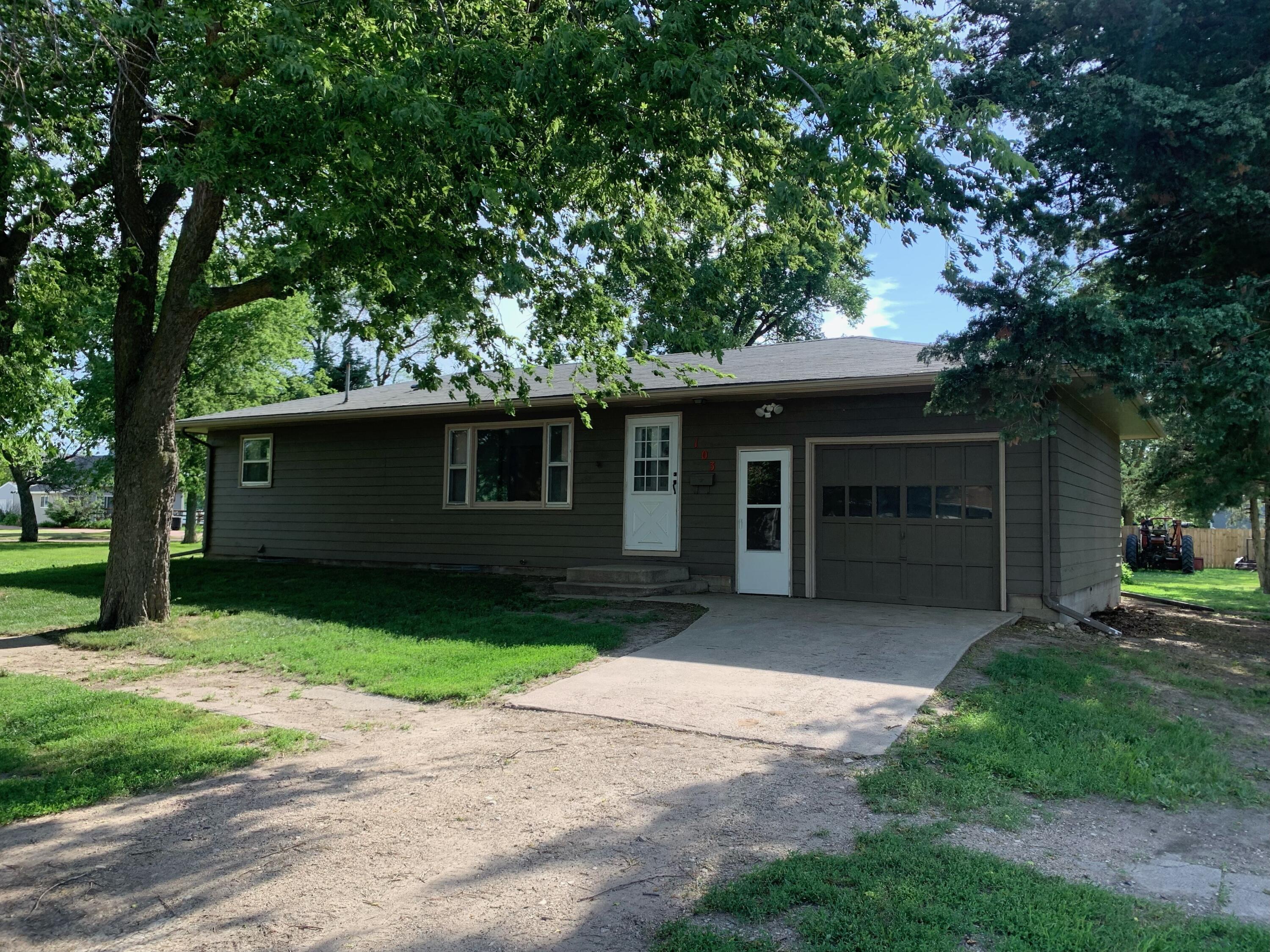 103 N Wallace