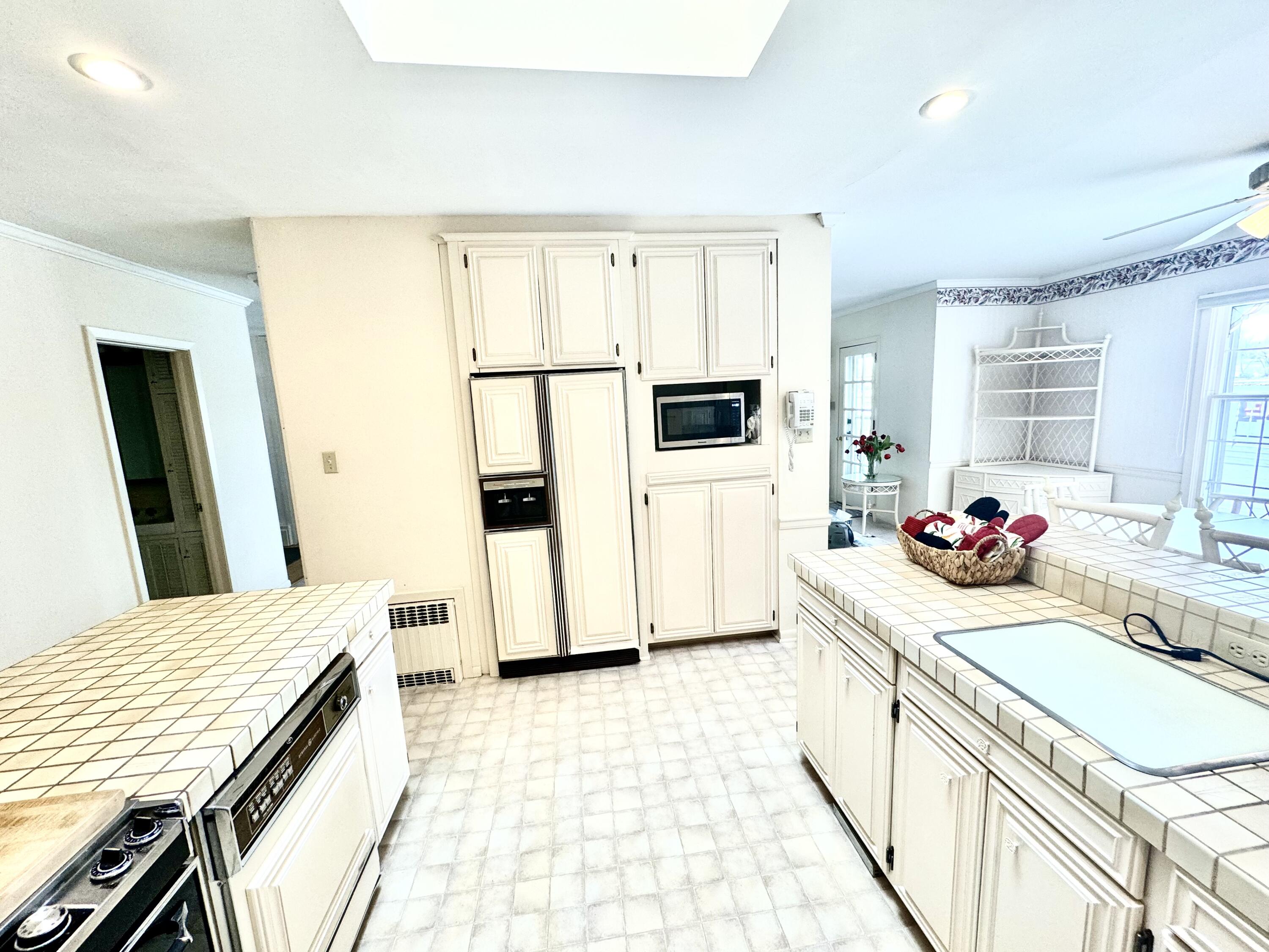 155 S Harmon Dr