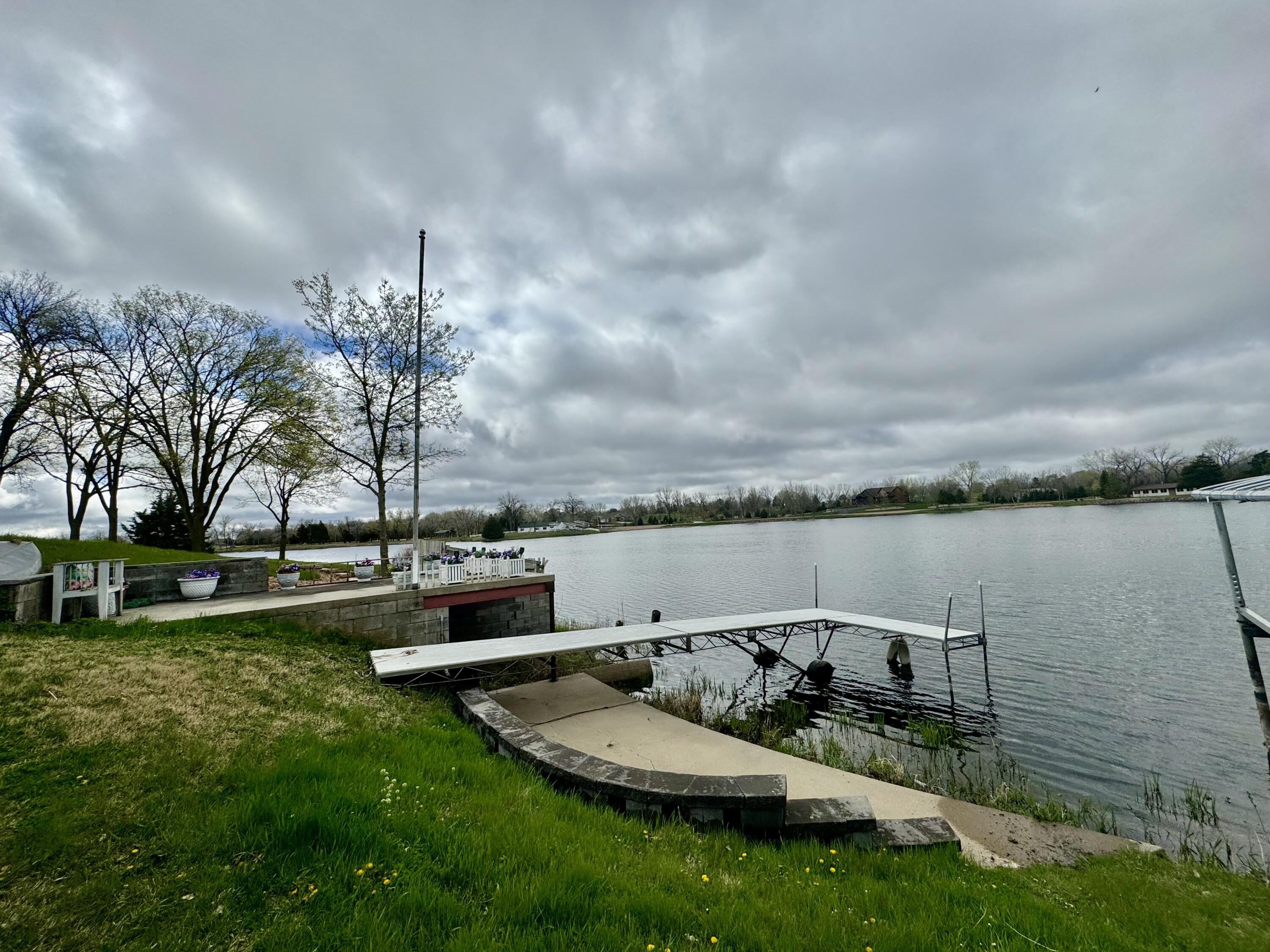 155 S Harmon Dr
