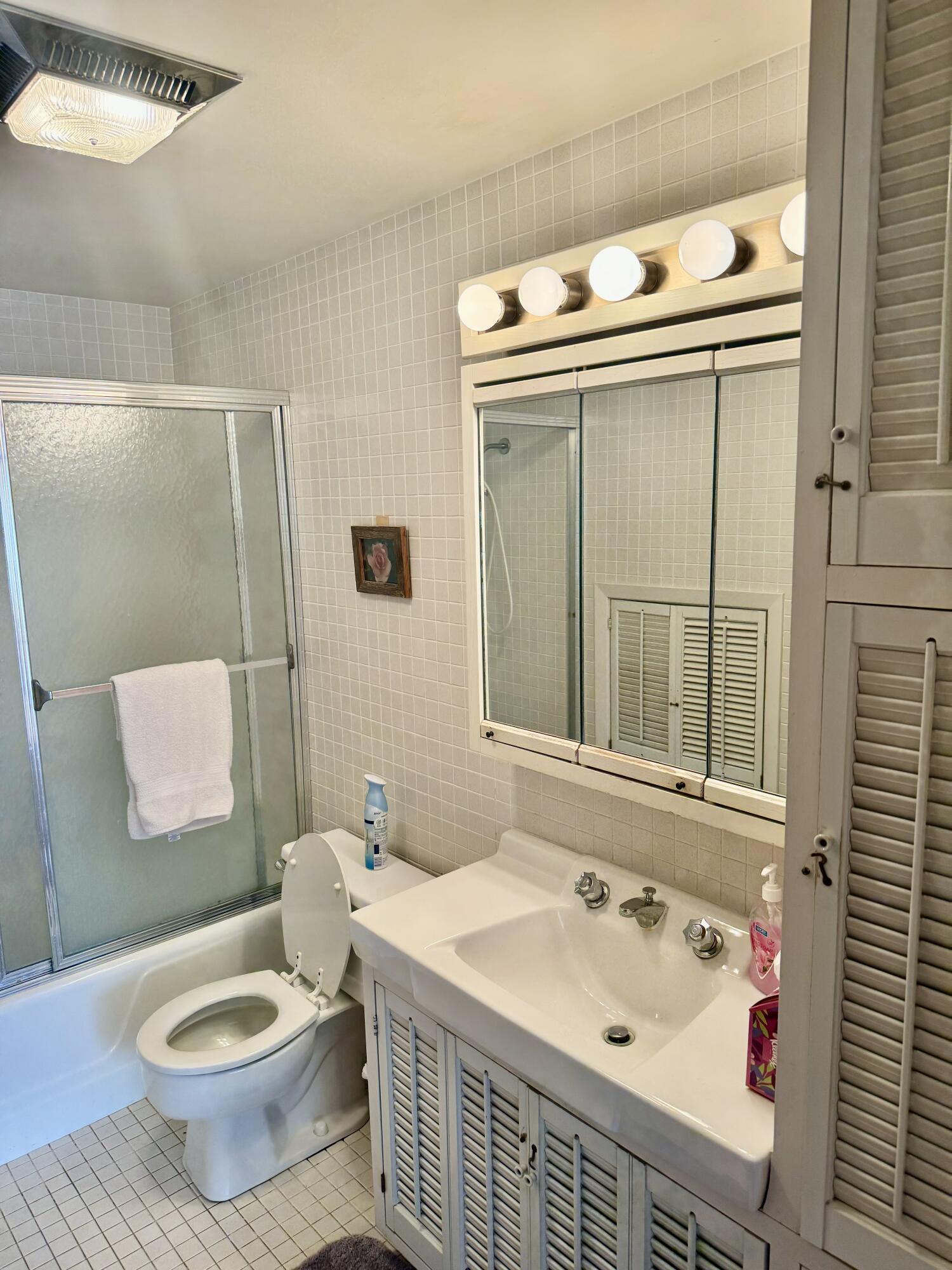 155 S Harmon Dr