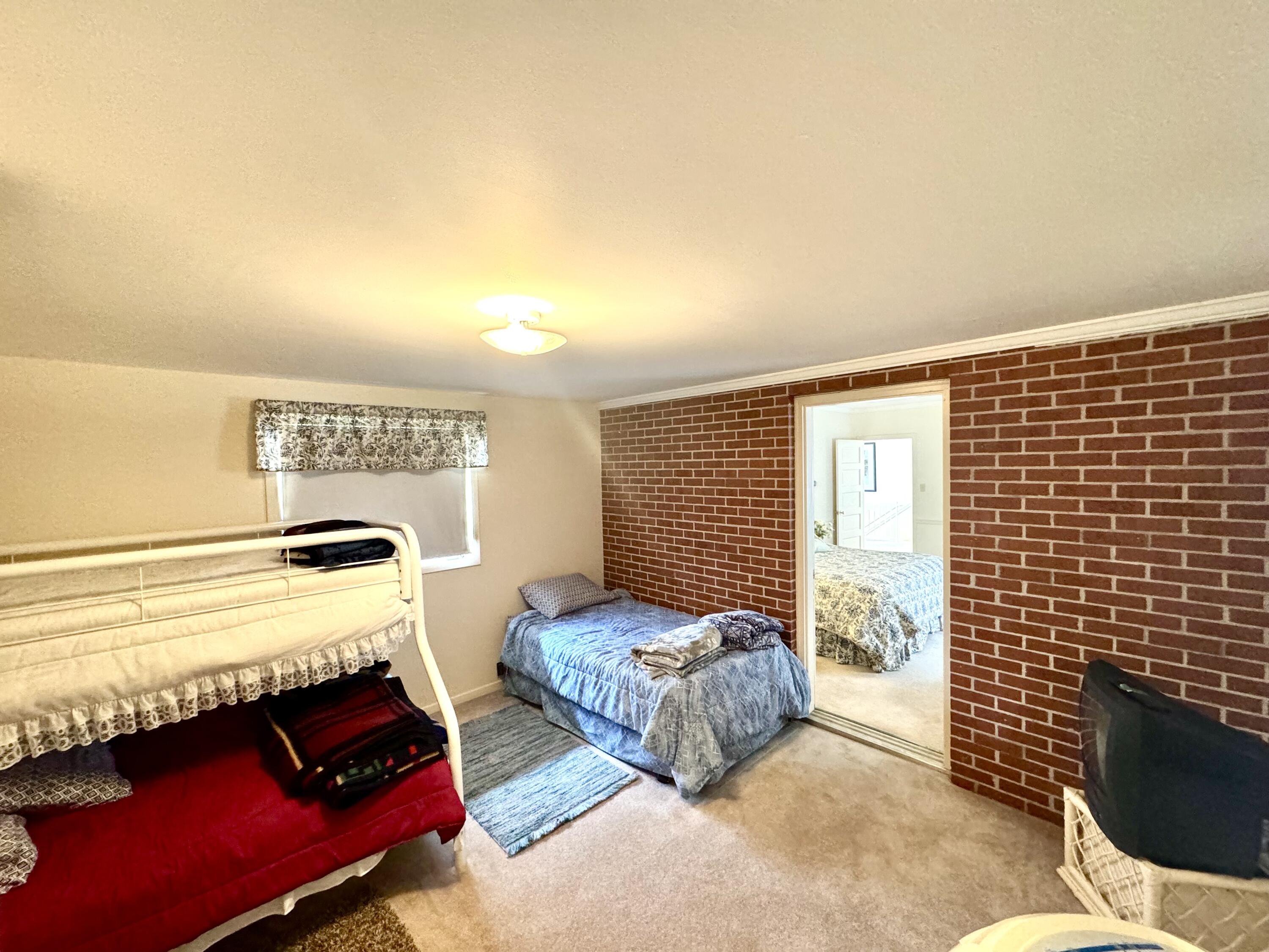 155 S Harmon Dr