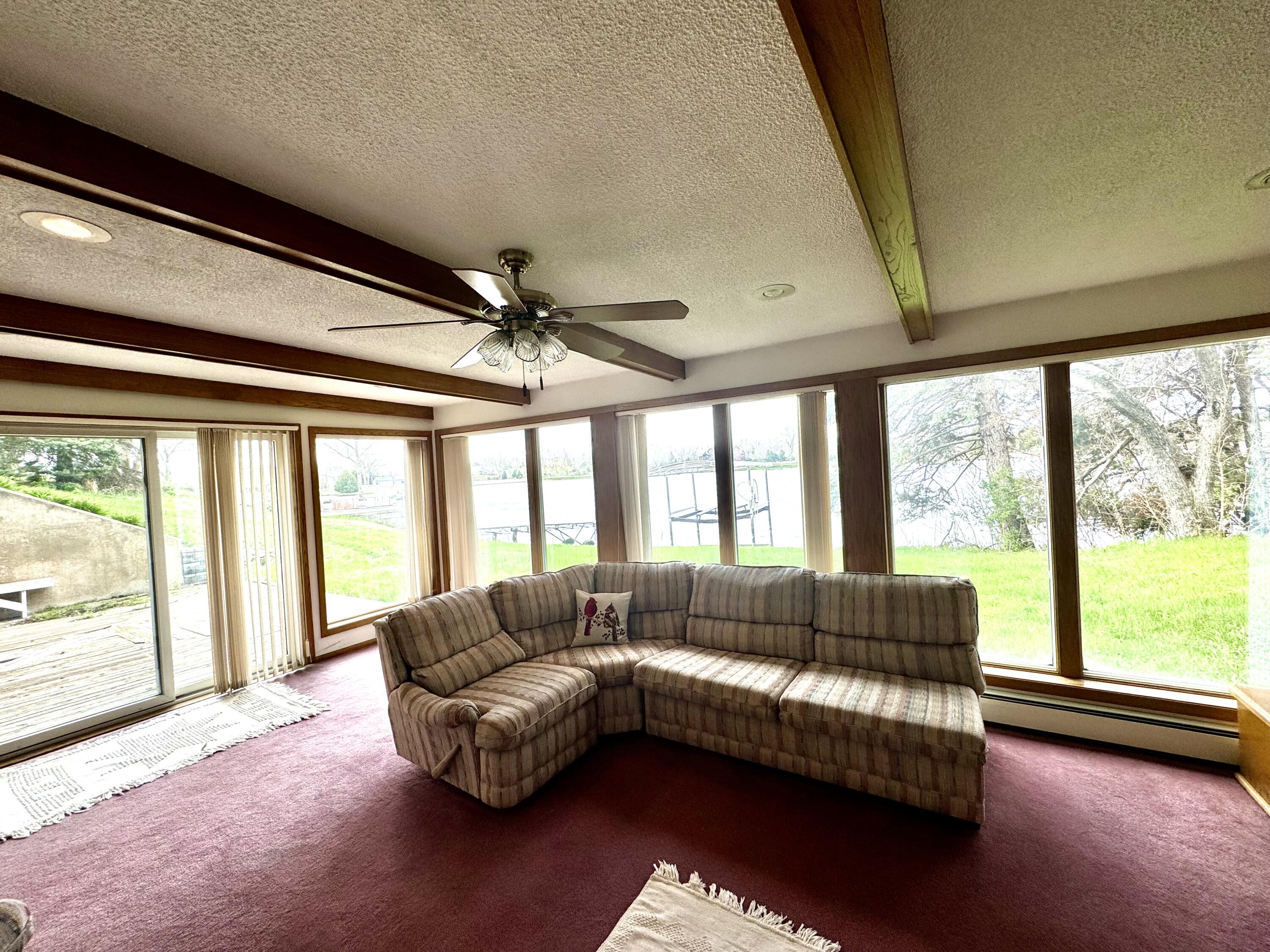 155 S Harmon Dr