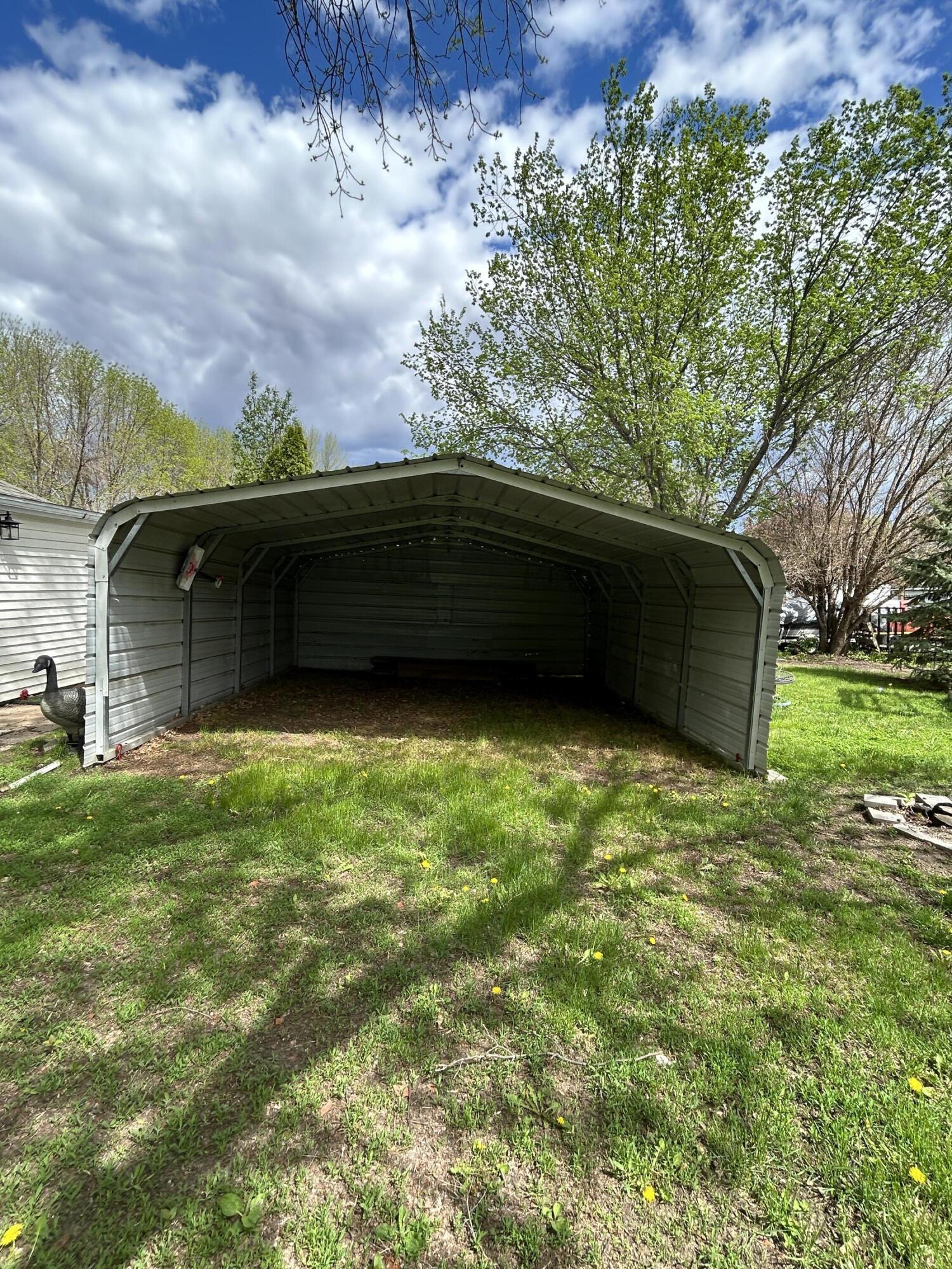 411 E Main St