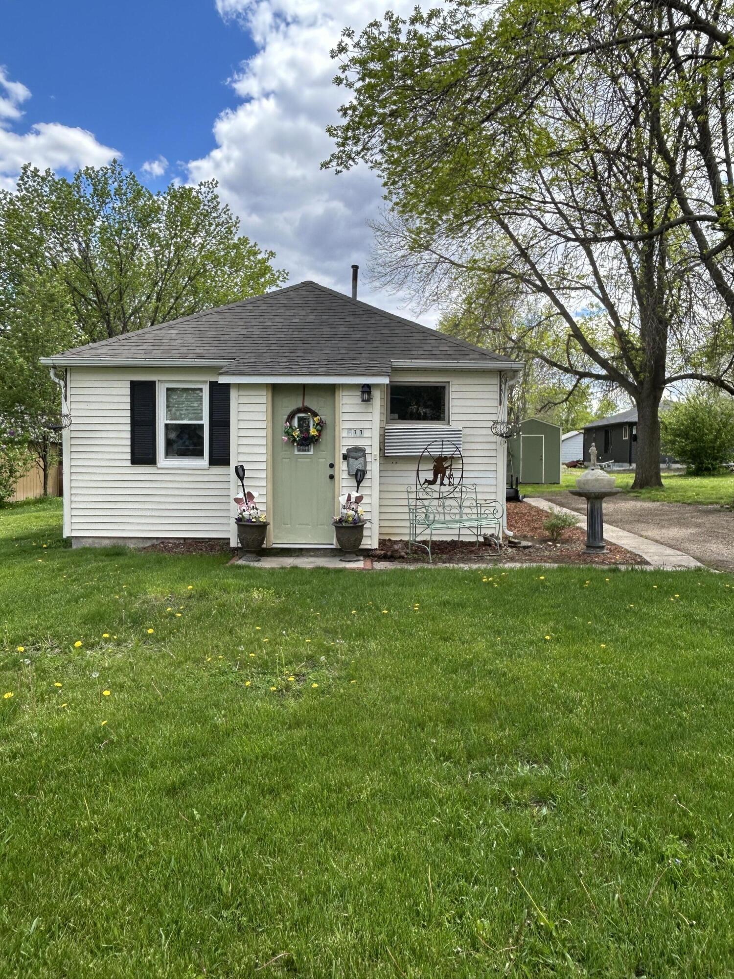411 E Main St