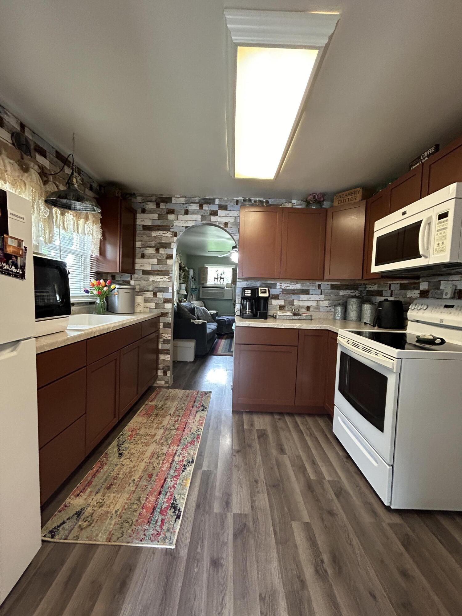411 E Main St