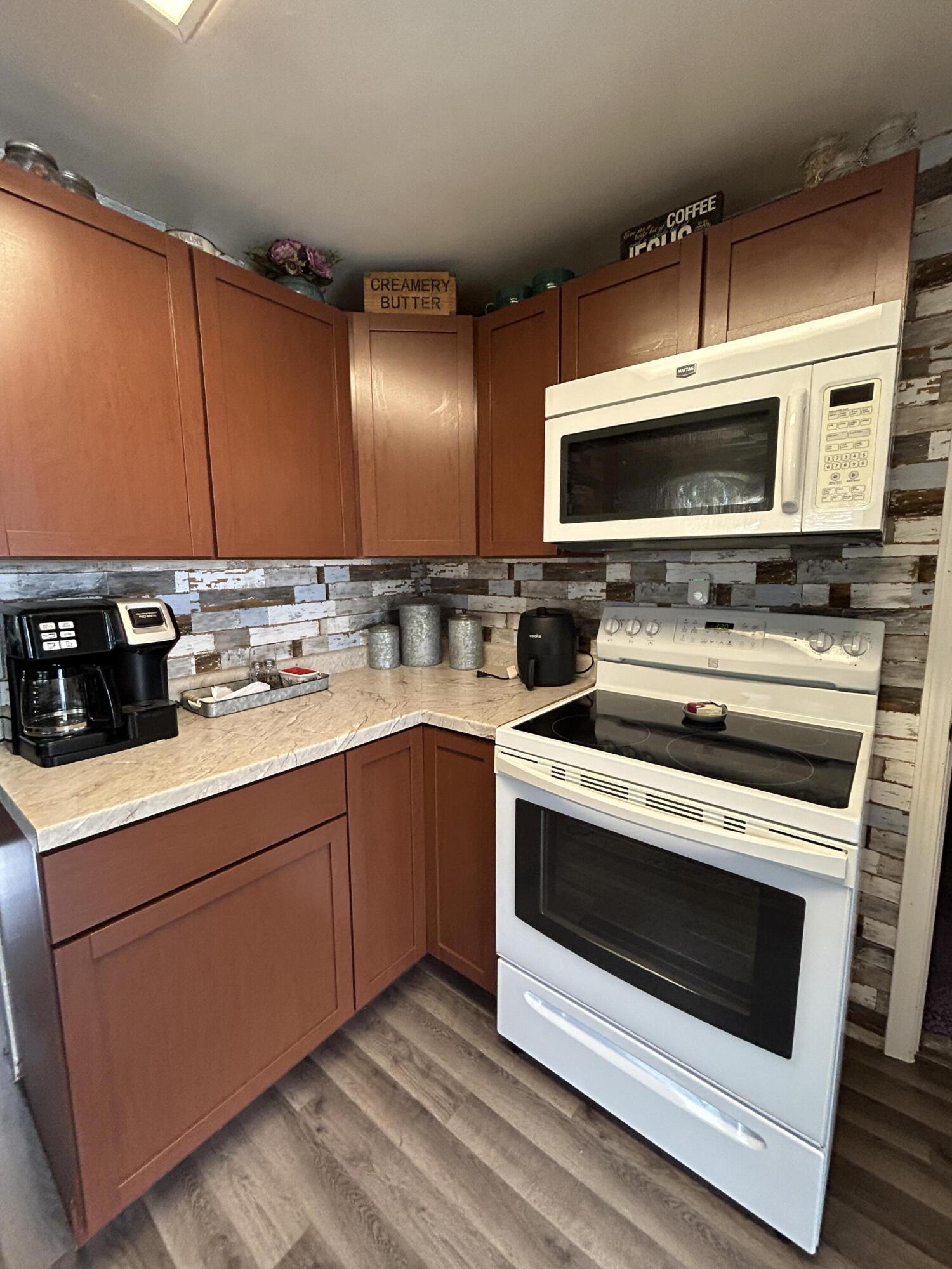 411 E Main St