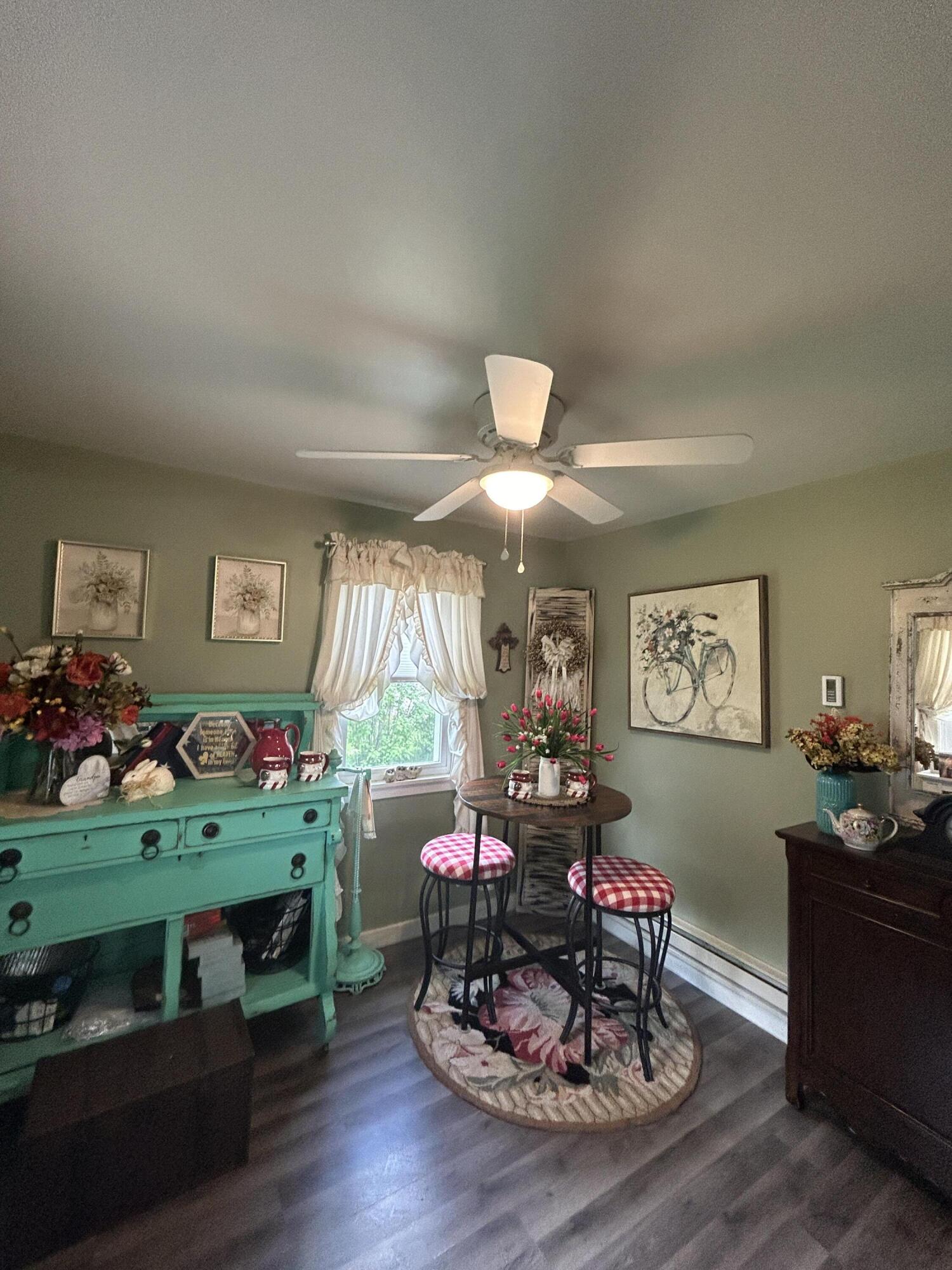 411 E Main St