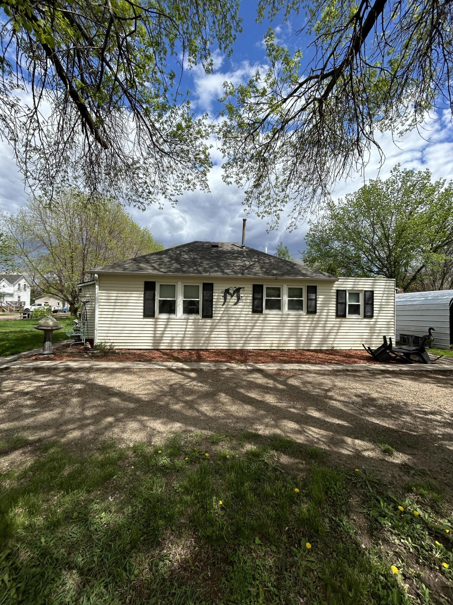 411 E Main St