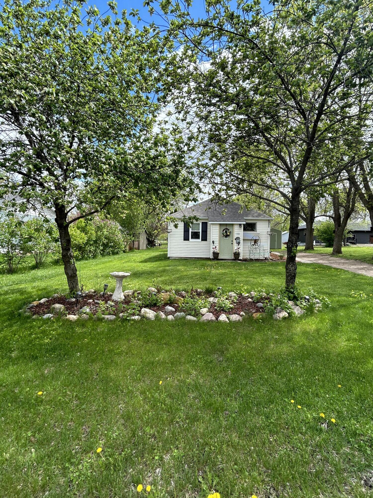 411 E Main St