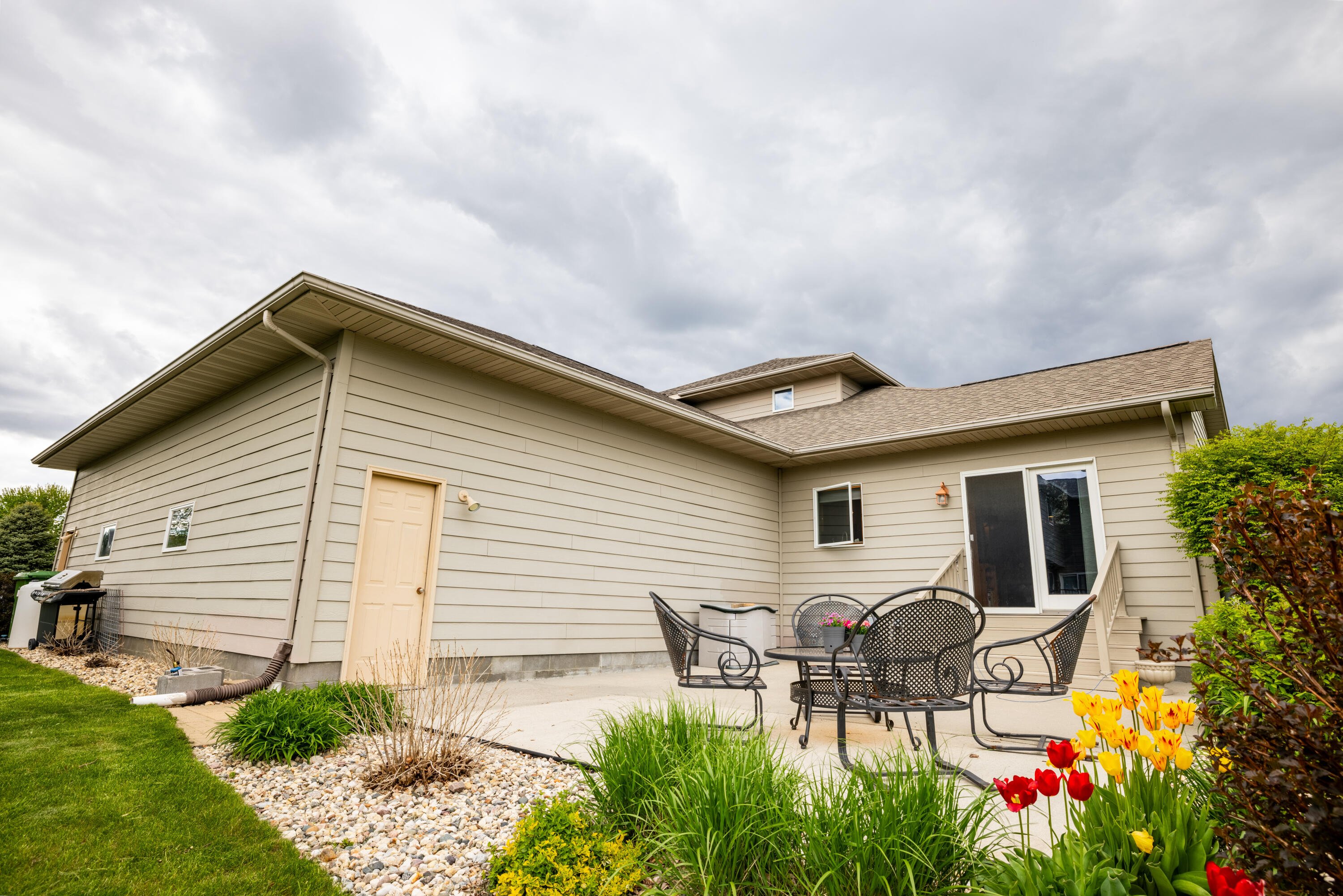 2904 Thunderbird Dr