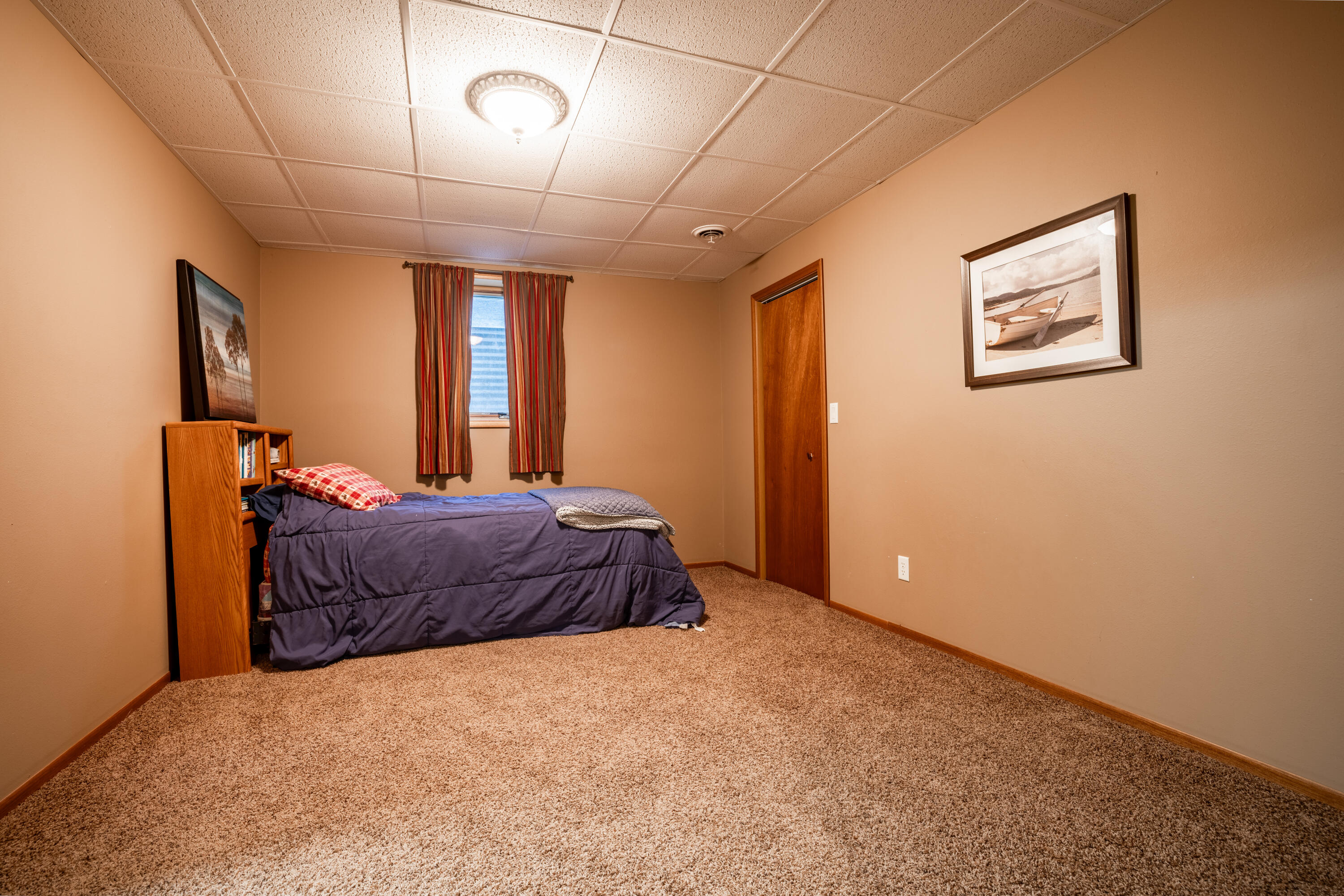 2904 Thunderbird Dr