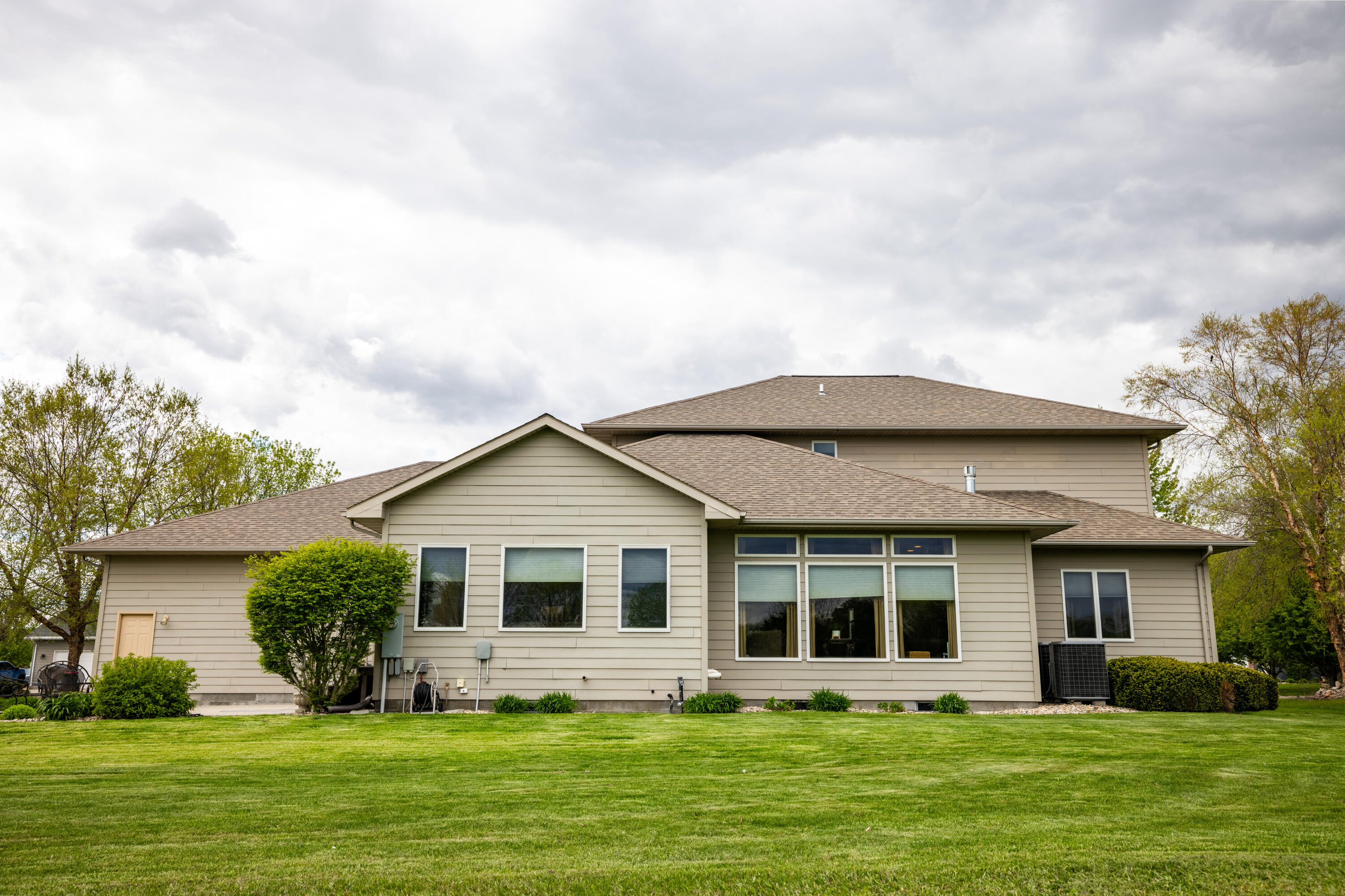 2904 Thunderbird Dr