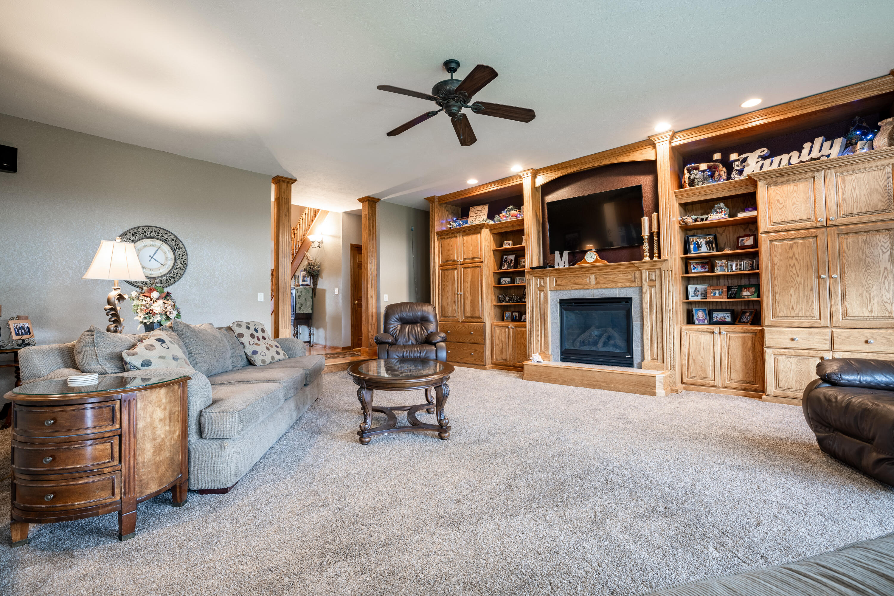 2904 Thunderbird Dr