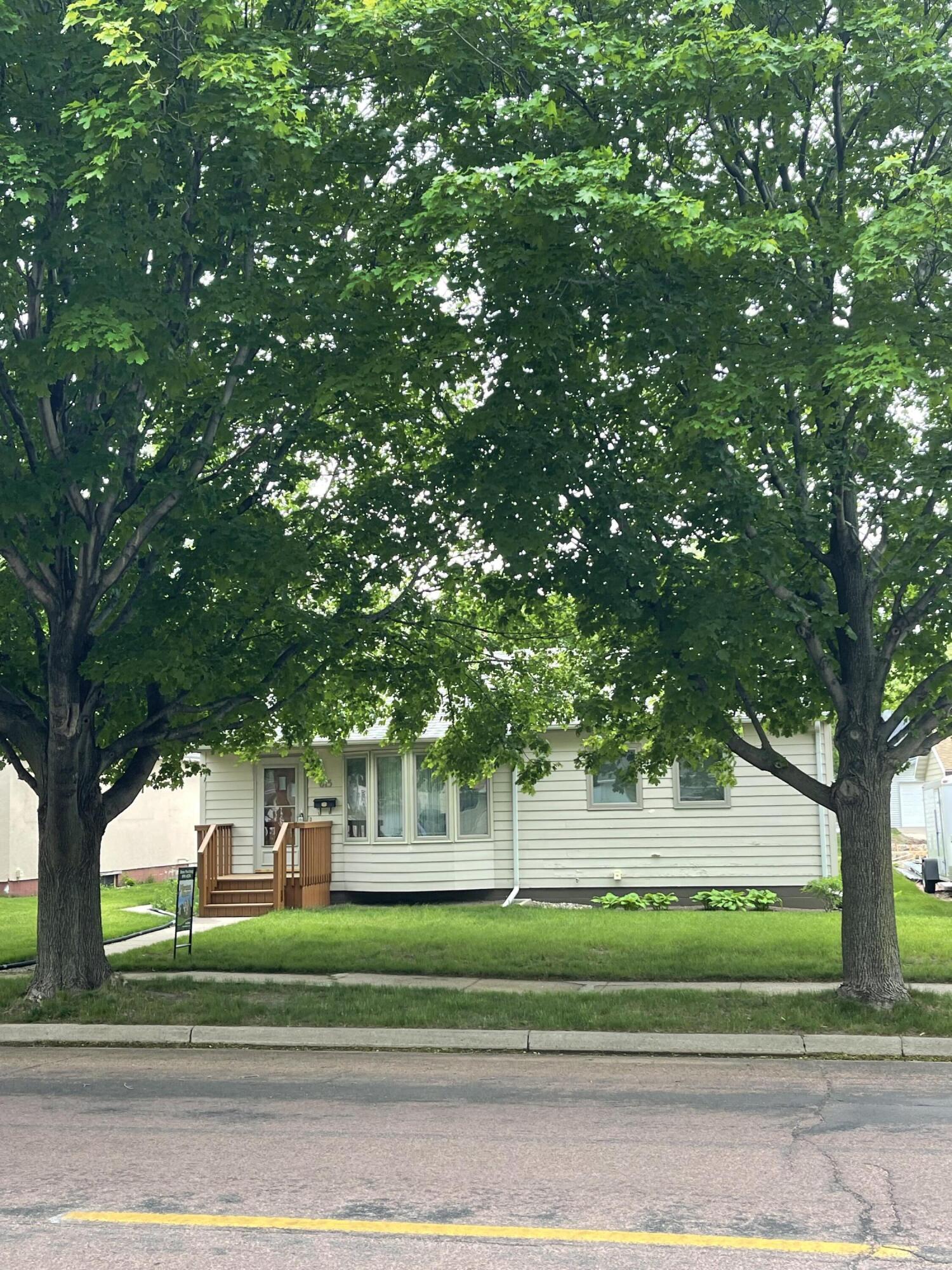 615 S Minnesota