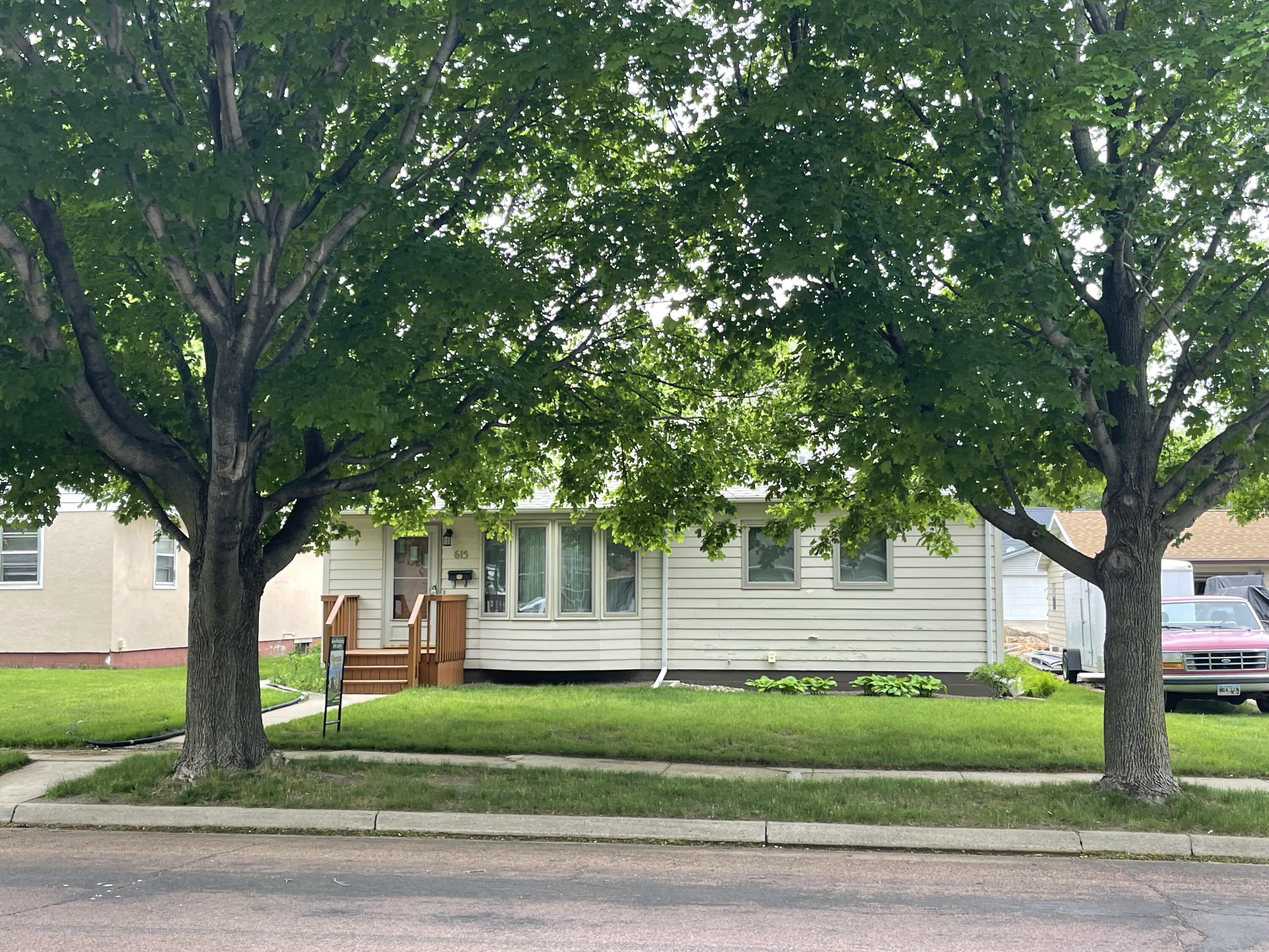 615 S Minnesota