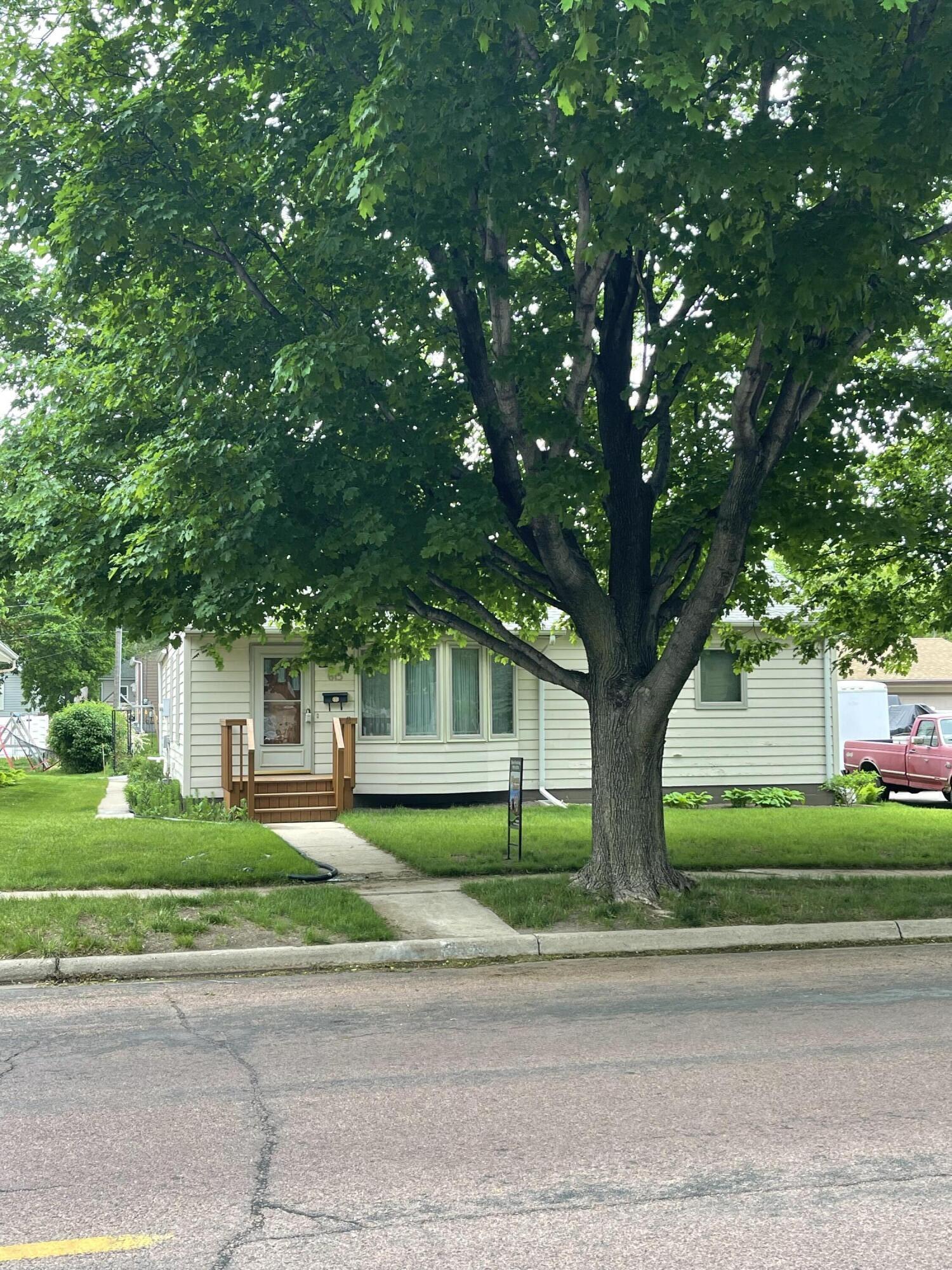 615 S Minnesota